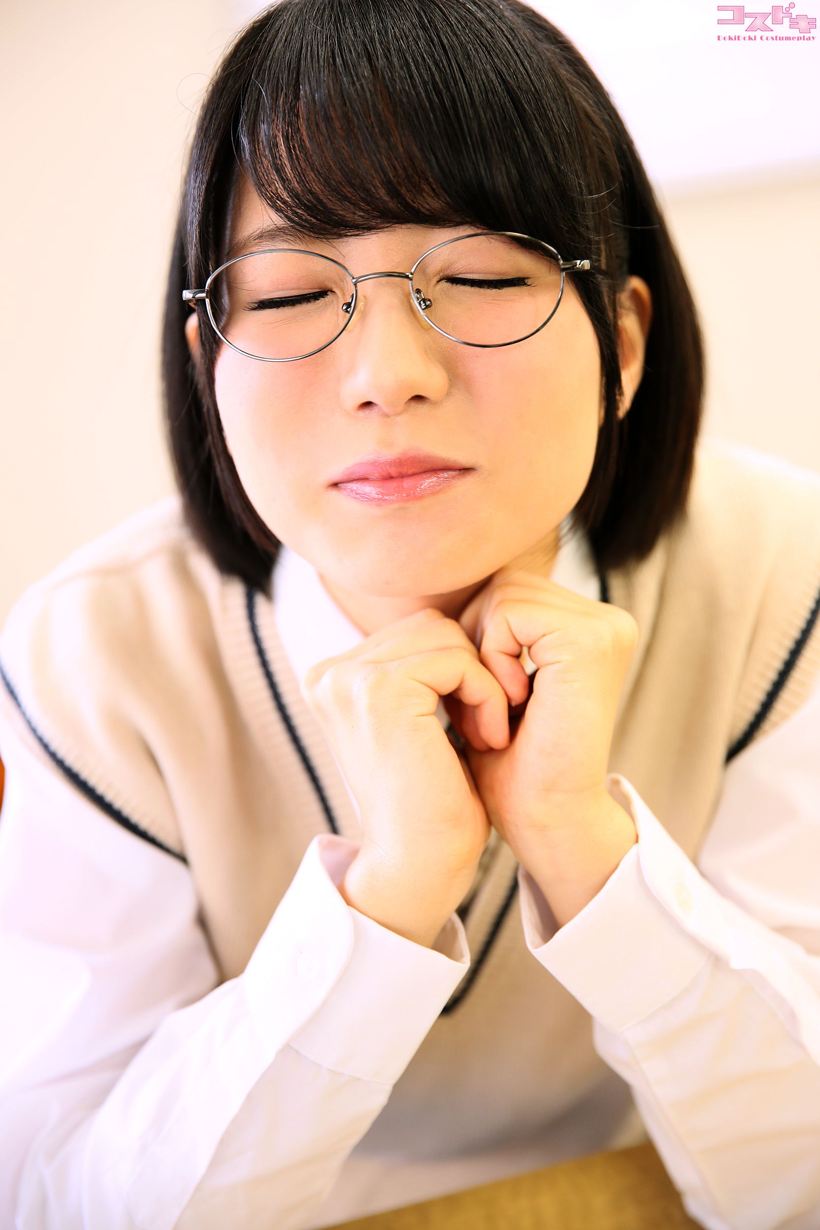 [Cosdoki] Hikaru Misaki 美咲ヒカル misakihikaru_pic_seifukumegane1+2