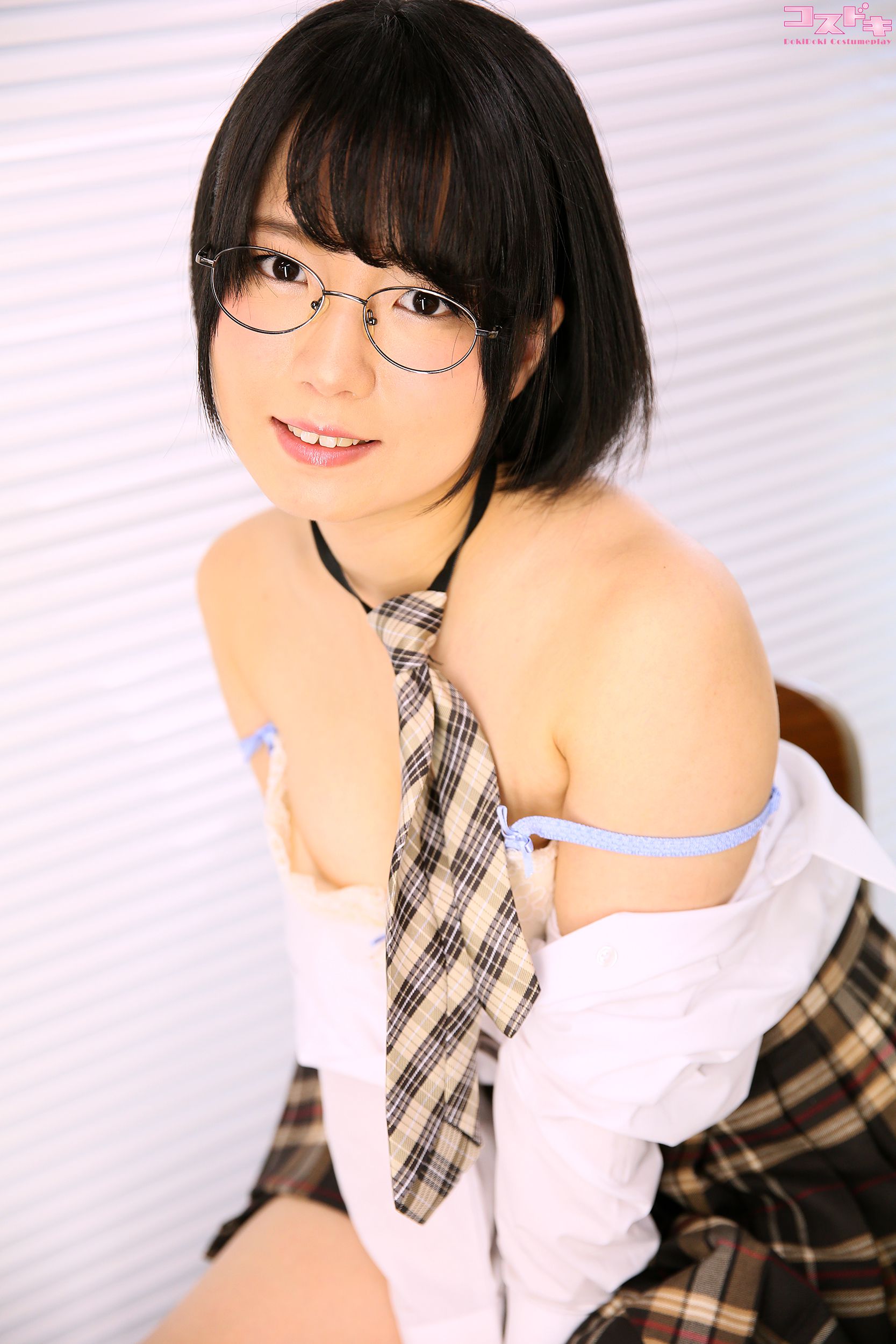 [Cosdoki] Hikaru Misaki 美咲ヒカル misakihikaru_pic_seifukumegane1+2