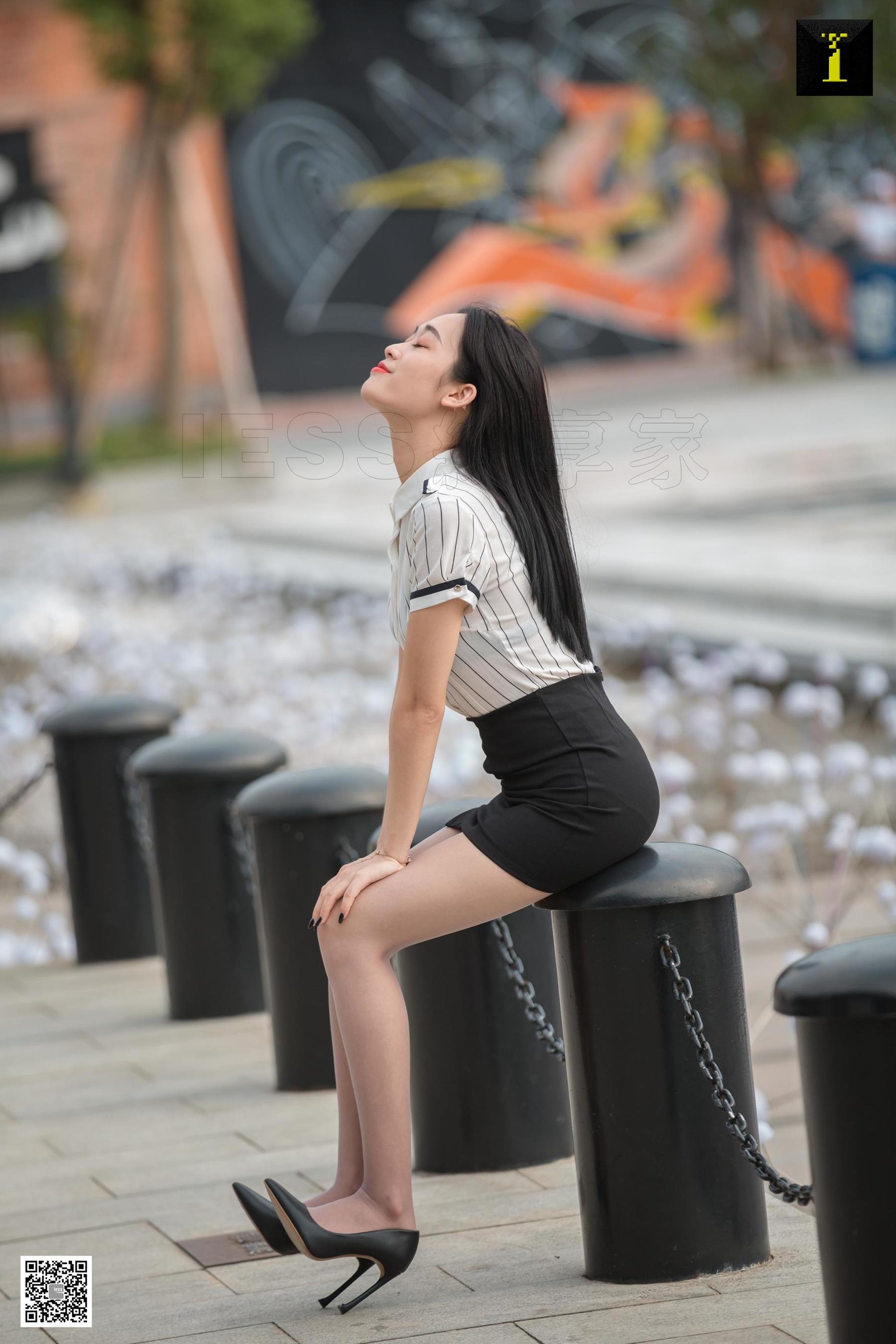 [IESS异思趣向] 模特：可乐 《偶遇白领街拍》