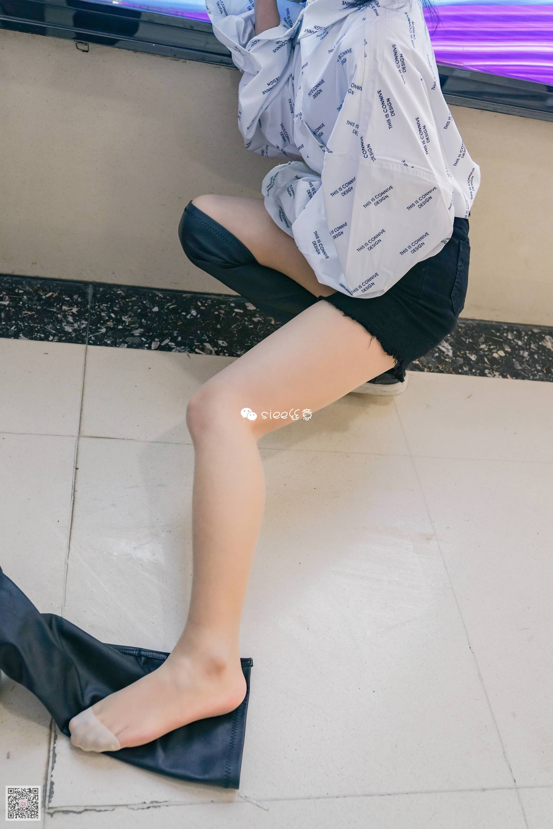[丝意SIEE] 婷婷 长筒靴配肤色絲，小性感