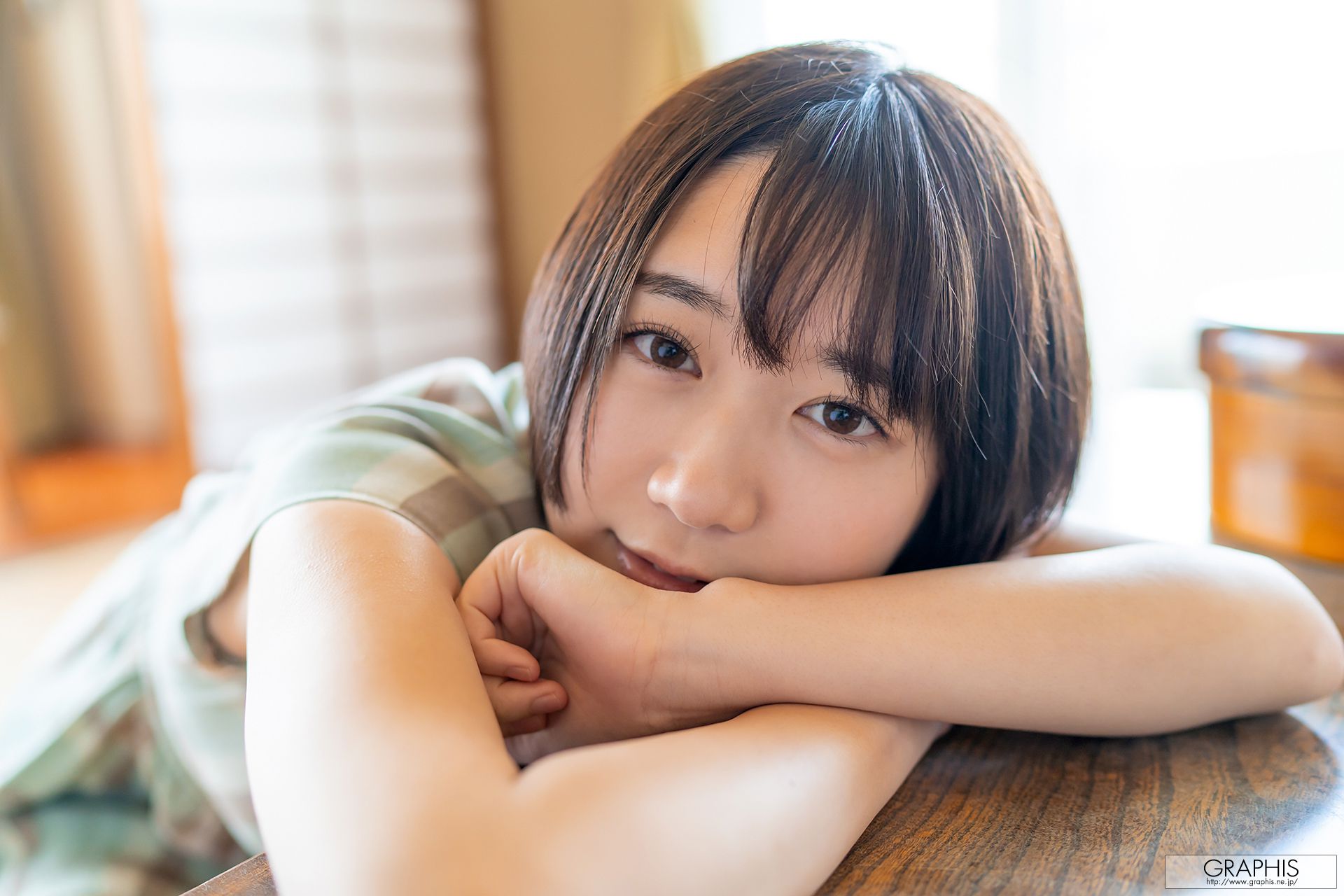 [Graphis] Gals446 Shiho Fujie 藤江史帆 Pele clara