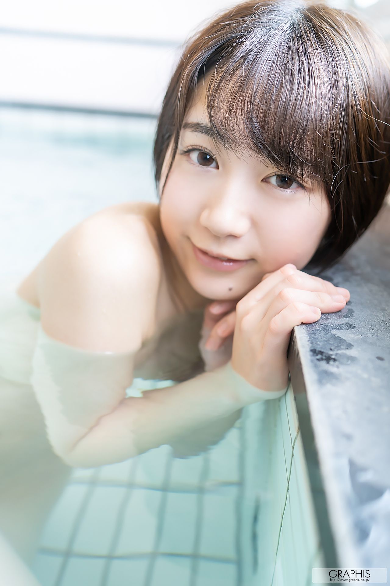 [Graphis] Gals446 Shiho Fujie 藤江史帆 Pele clara
