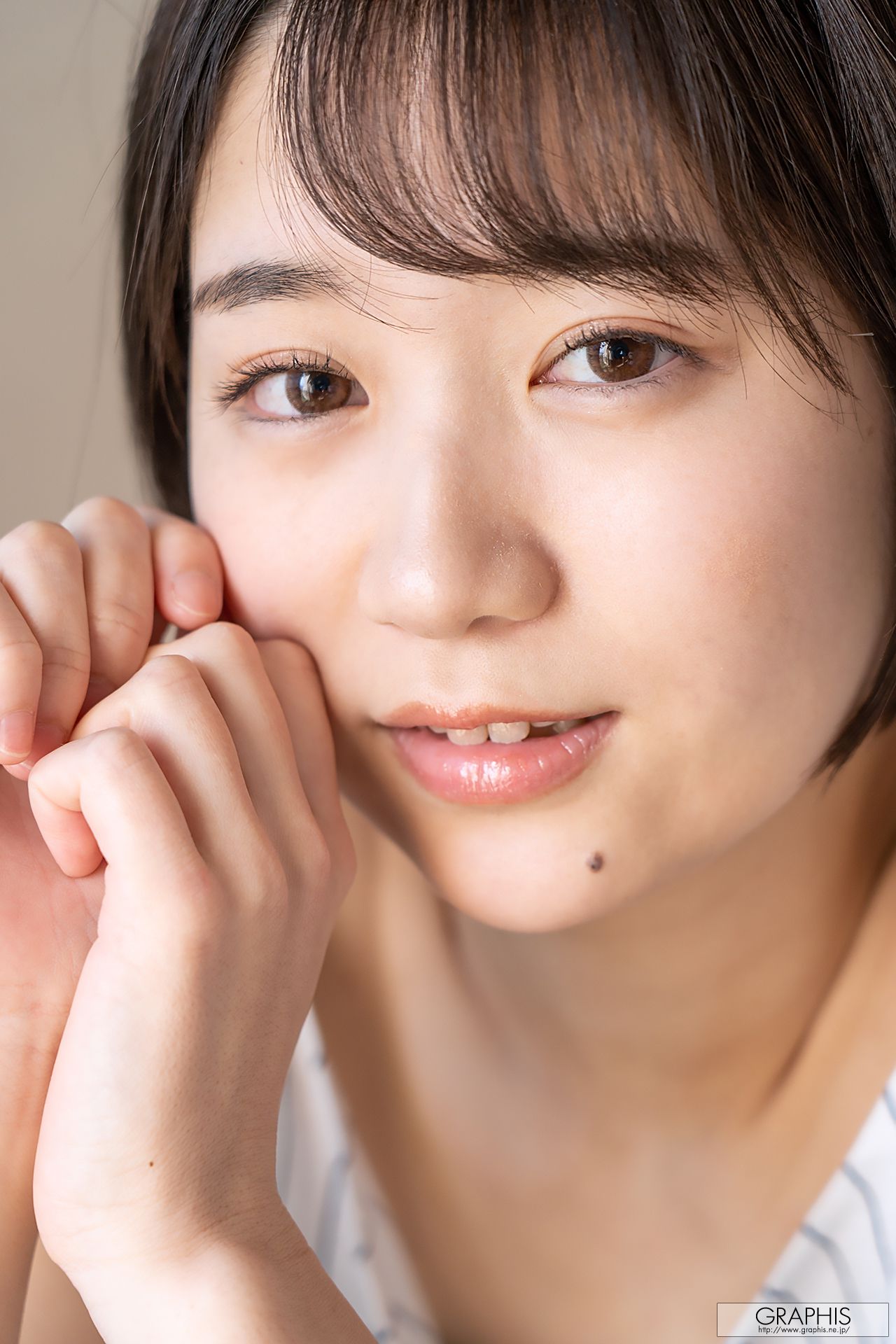 [Graphis] Gals446 Shiho Fujie 藤江史帆 Pele clara