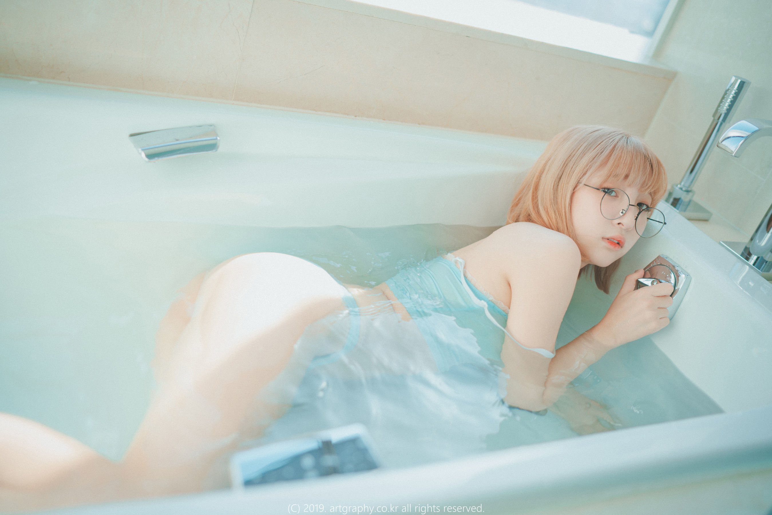 [ARTGRAVIA] VOL.056 巨乳少女姜仁卿 - 蕾丝内衣+吊带小背心