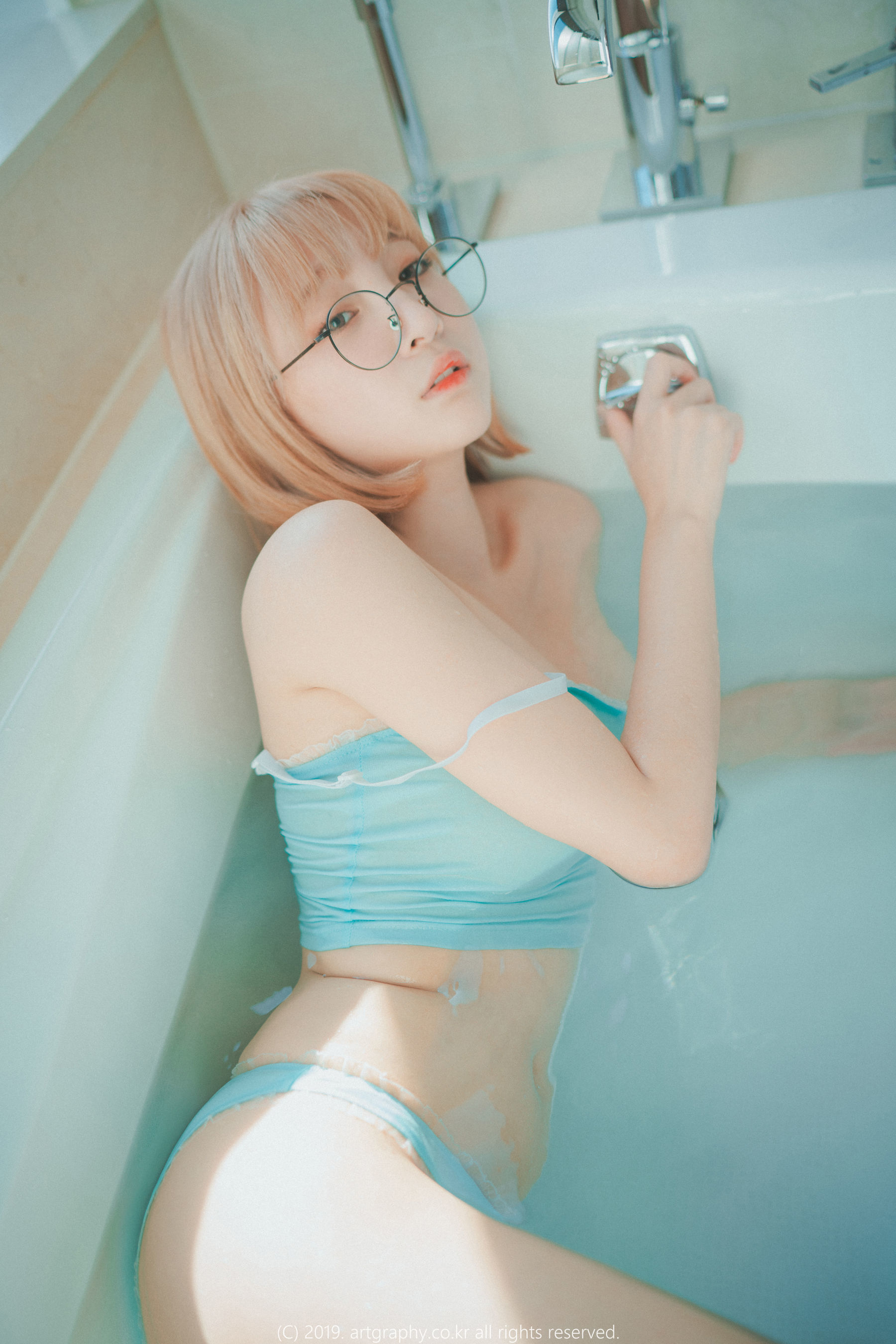[ARTGRAVIA] VOL.056 巨乳少女姜仁卿 - 蕾丝内衣+吊带小背心