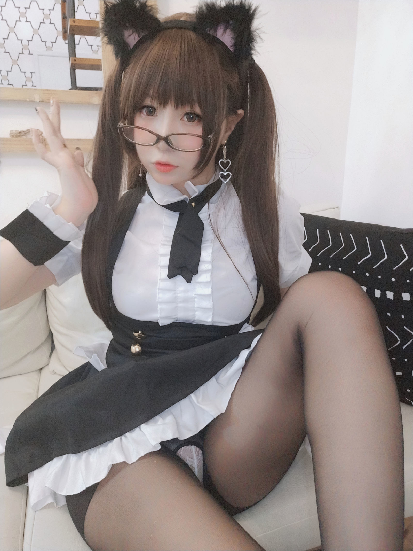 [萝莉COS] 摇摇乐yoyo - 黑丝女仆