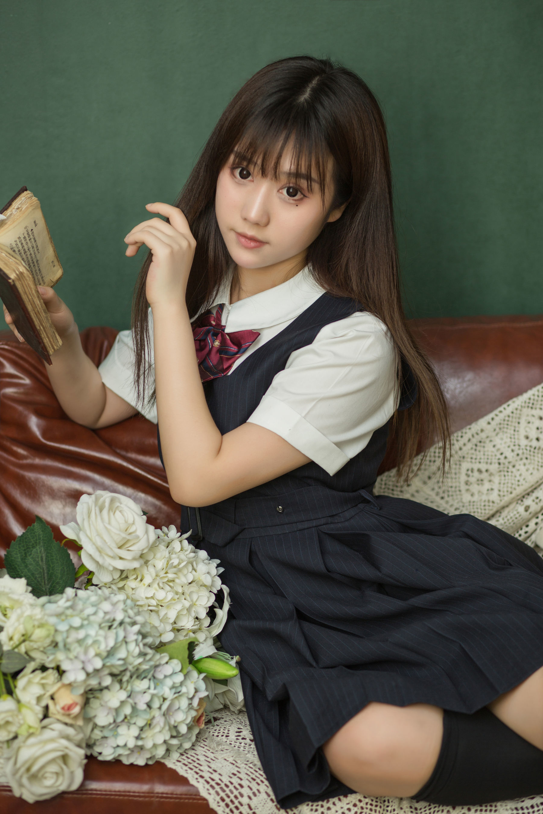 [萝莉COS] 微博福利姬镜酱 - 不知梦 制服