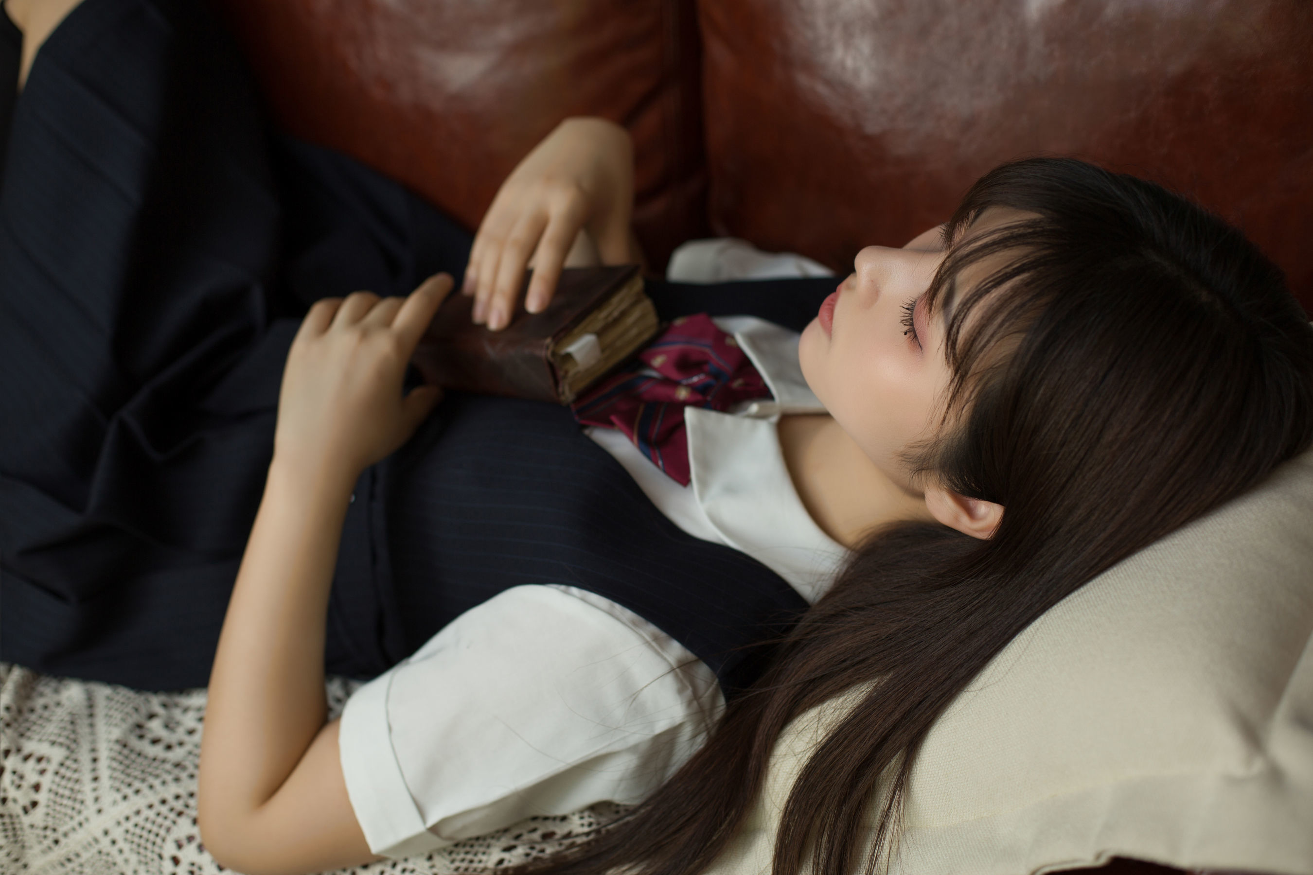 [萝莉COS] 微博福利姬镜酱 - 不知梦 制服