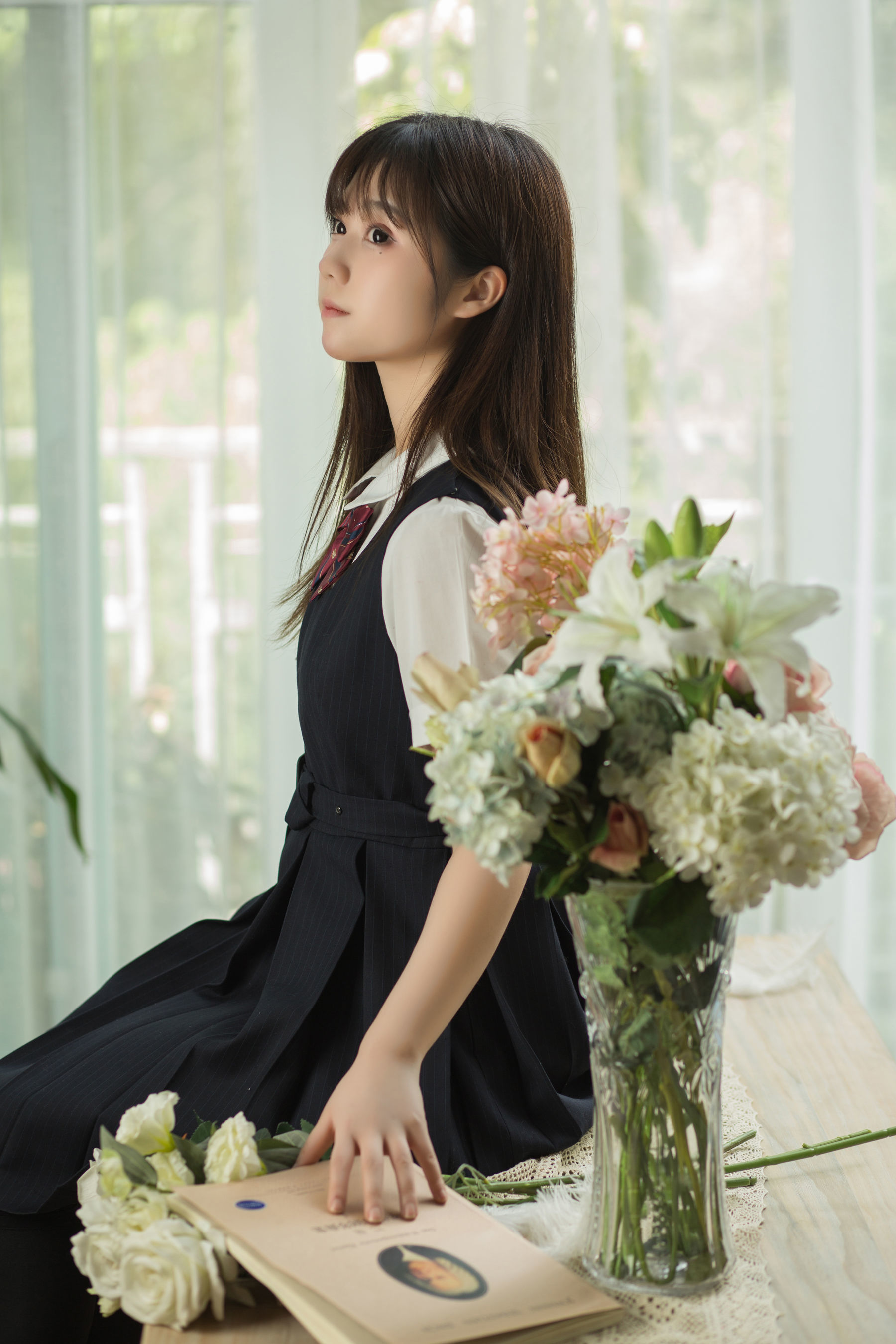 [萝莉COS] 微博福利姬镜酱 - 不知梦 制服