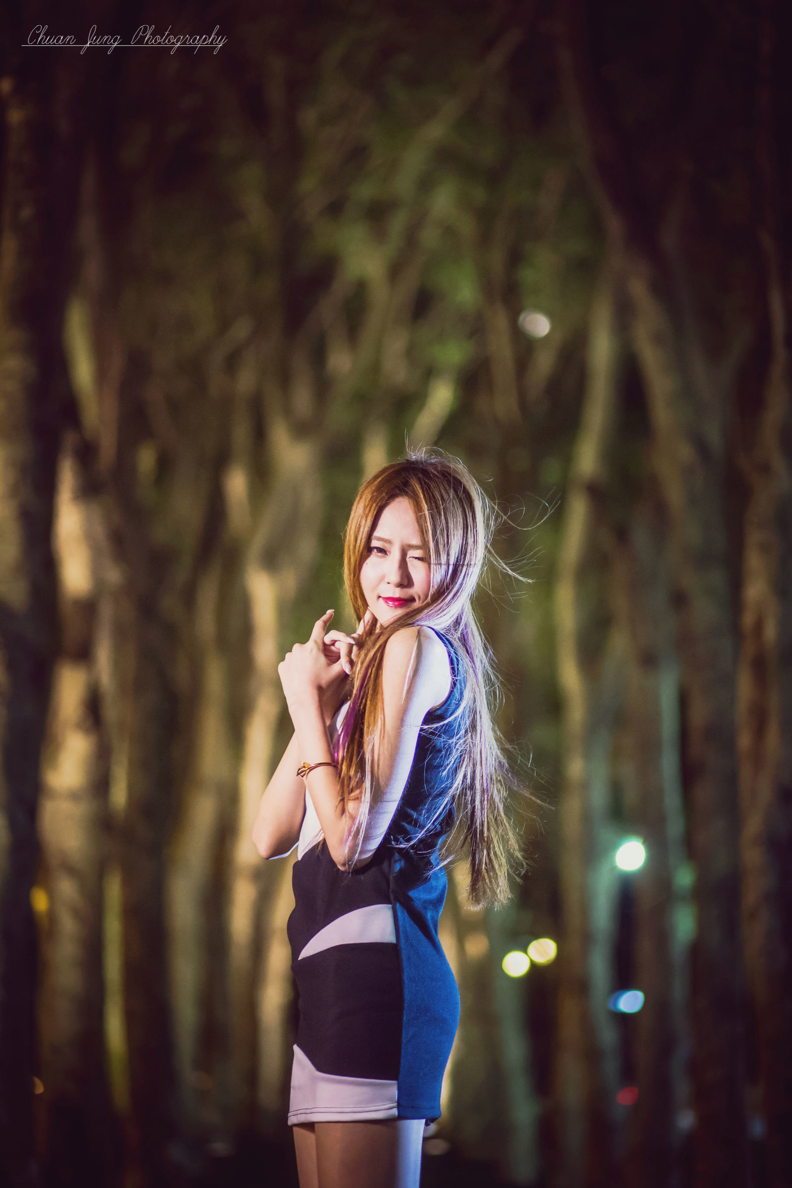 [台湾美女] 小雪Winnie 台北信义区夜拍