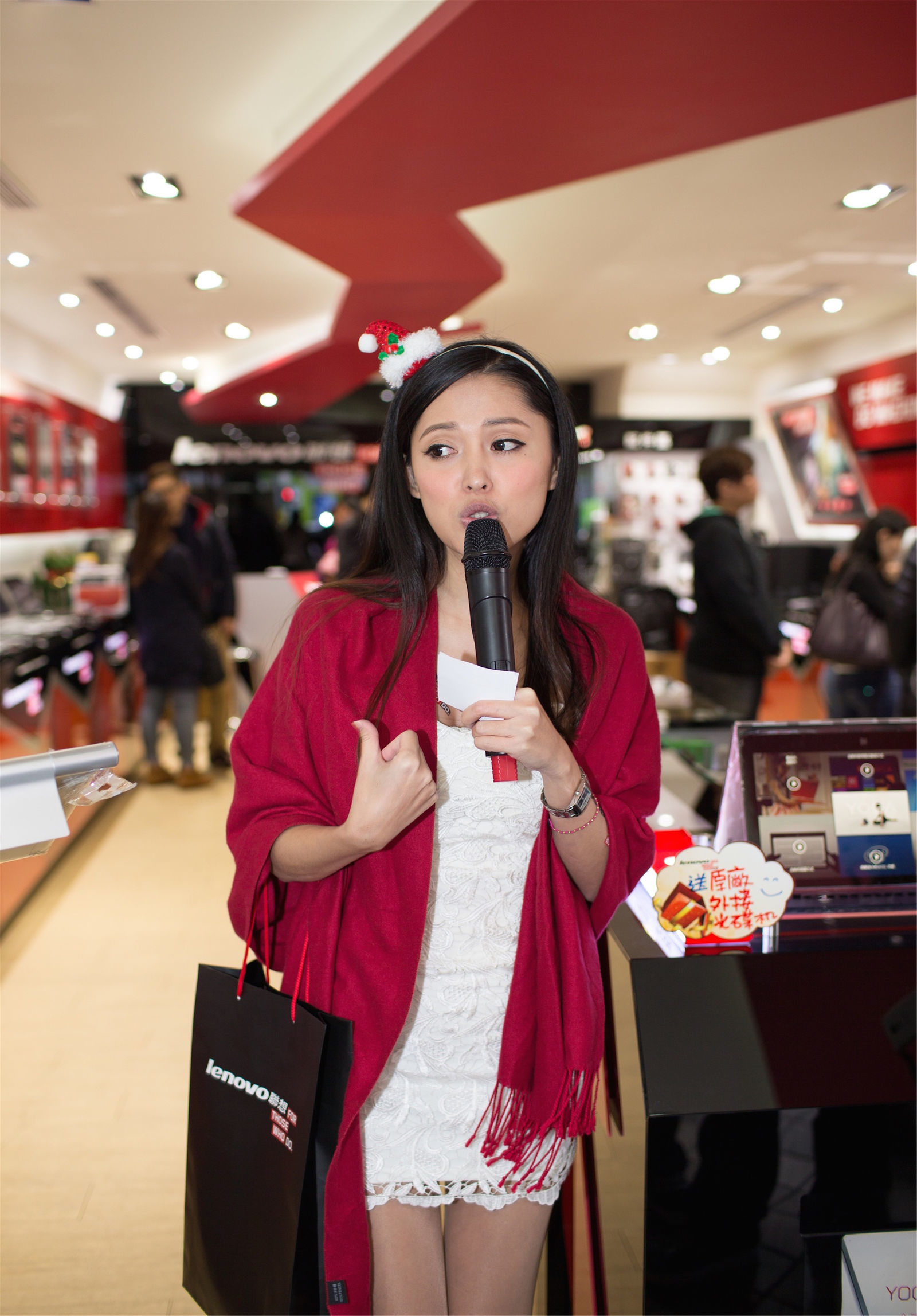 [台湾美女] 杜可薇Avy 台北市光华商场 联想柜台促销员