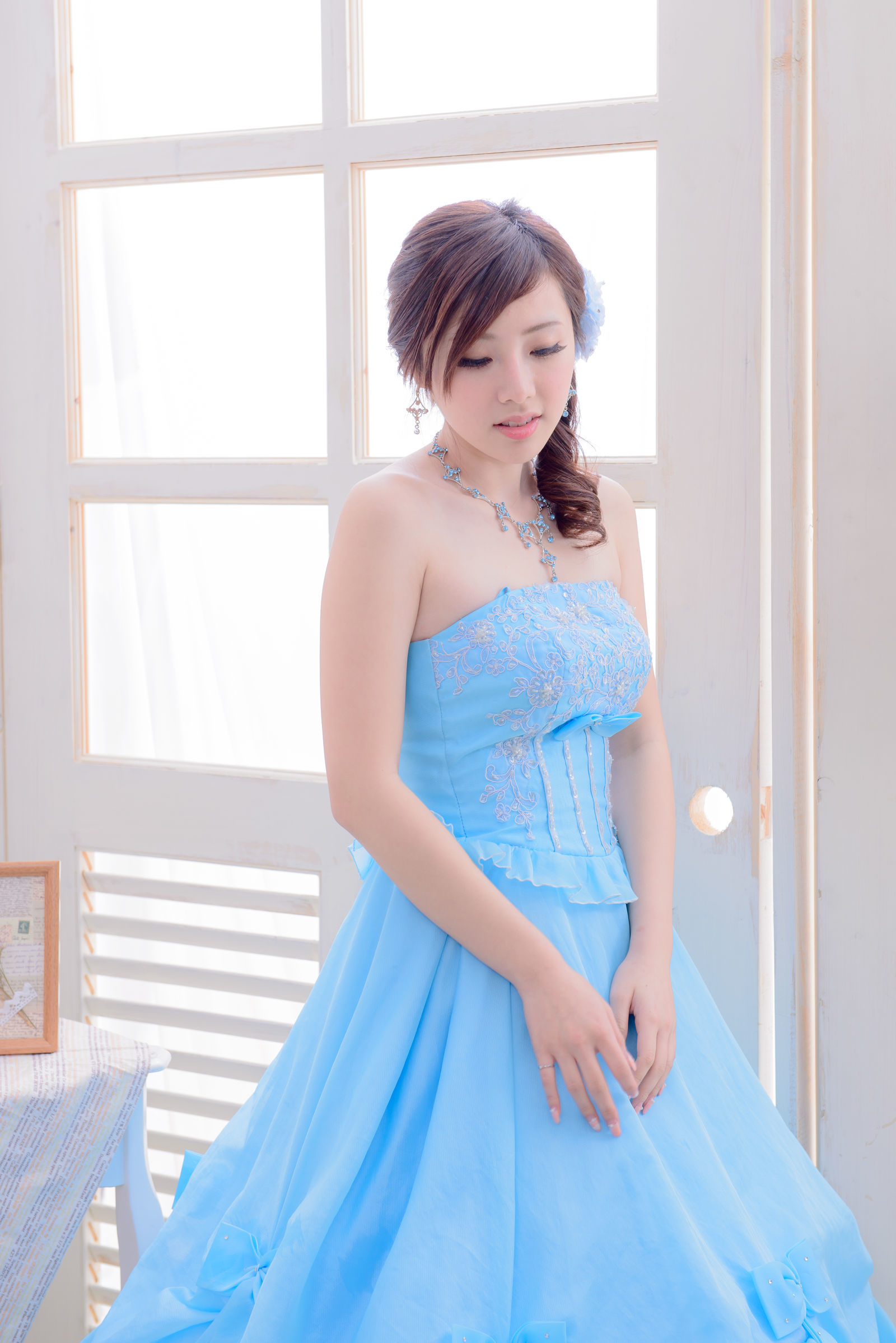 [台湾美女] 陈思颖 蓝白婚纱影集