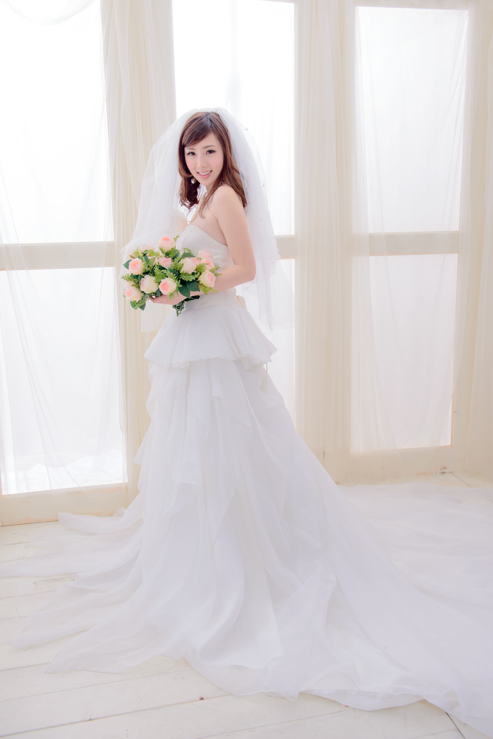 [台湾美女] 陈思颖 蓝白婚纱影集