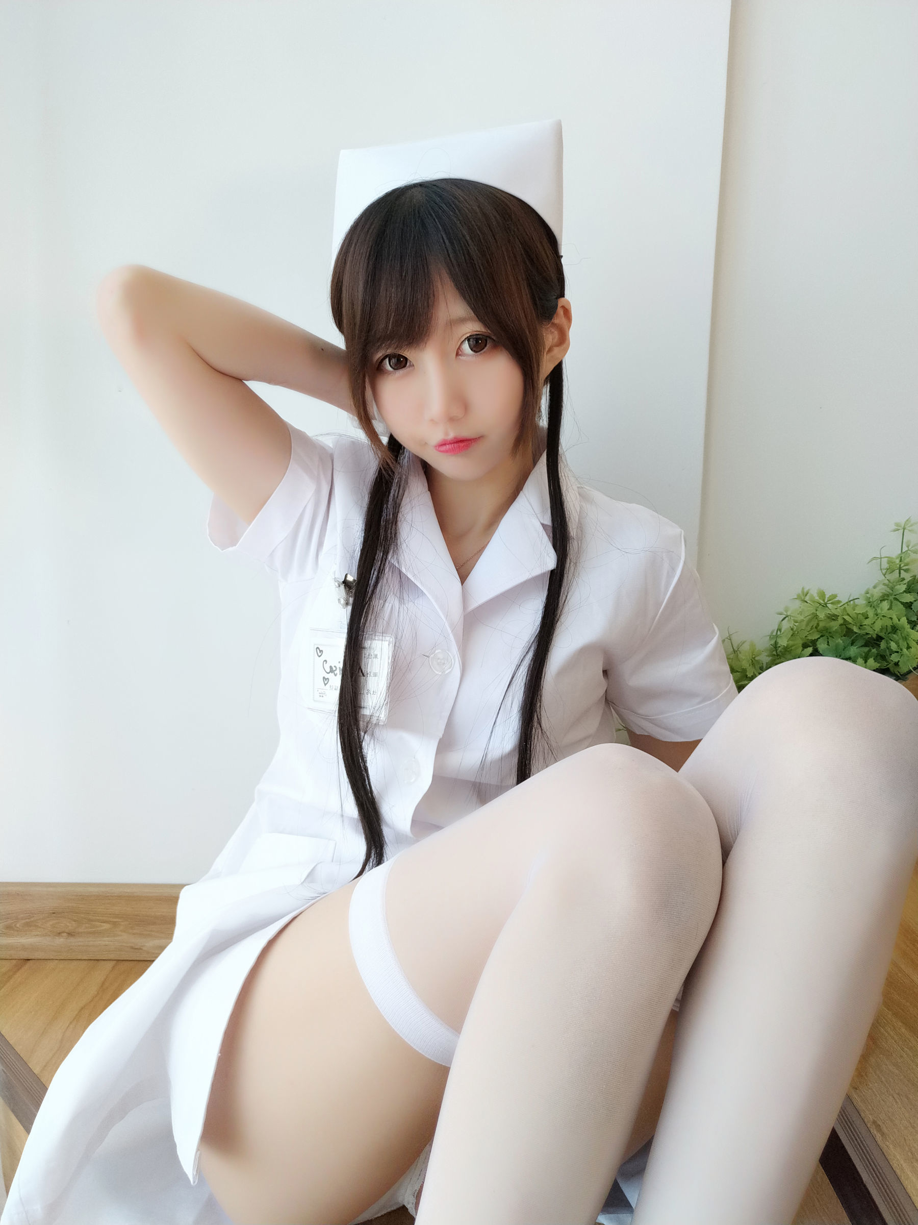 [萝莉COS] NAGISA魔物喵 自摄系列 No.002 白丝护士
