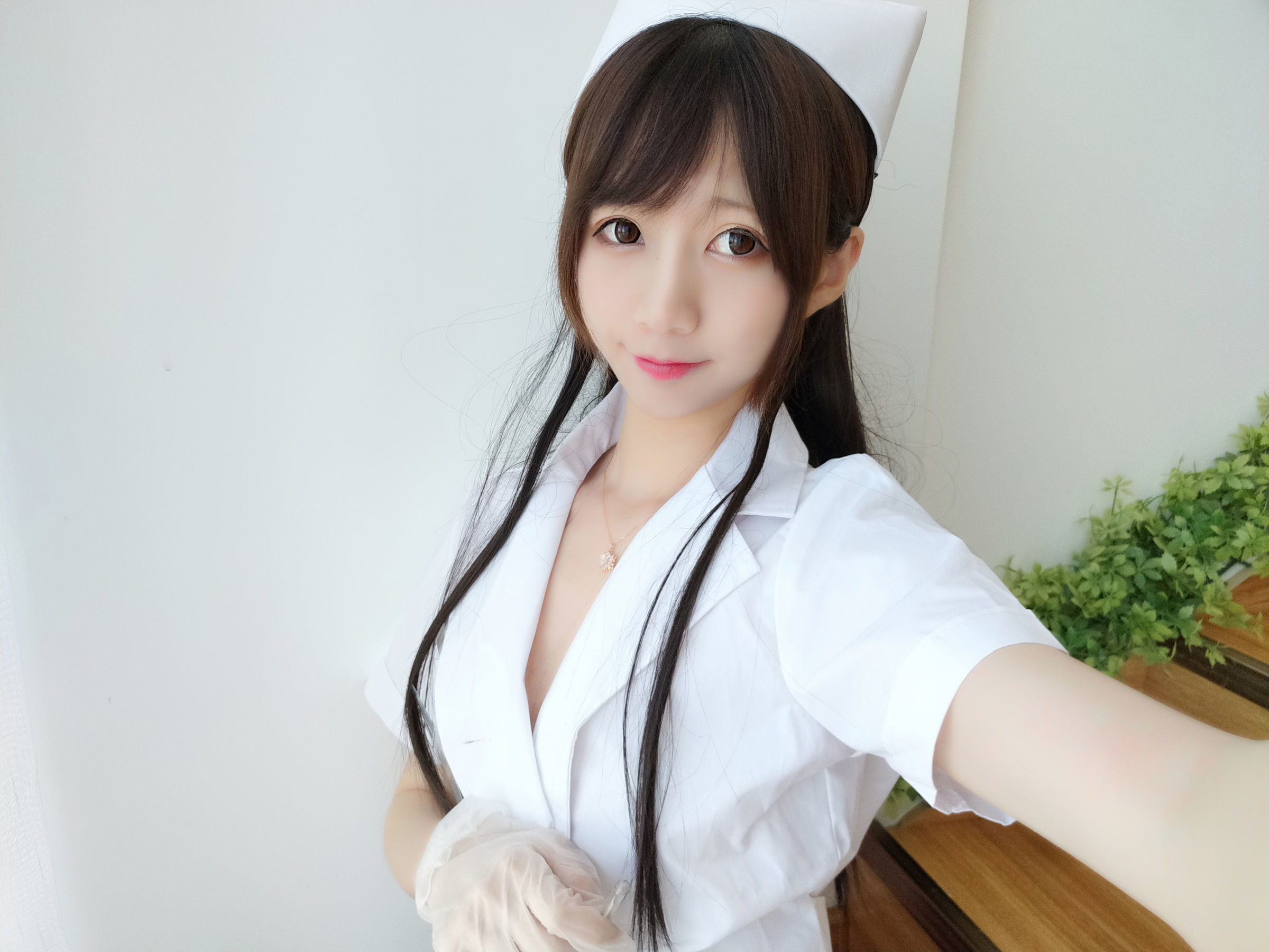 [萝莉COS] NAGISA魔物喵 自摄系列 No.002 白丝护士