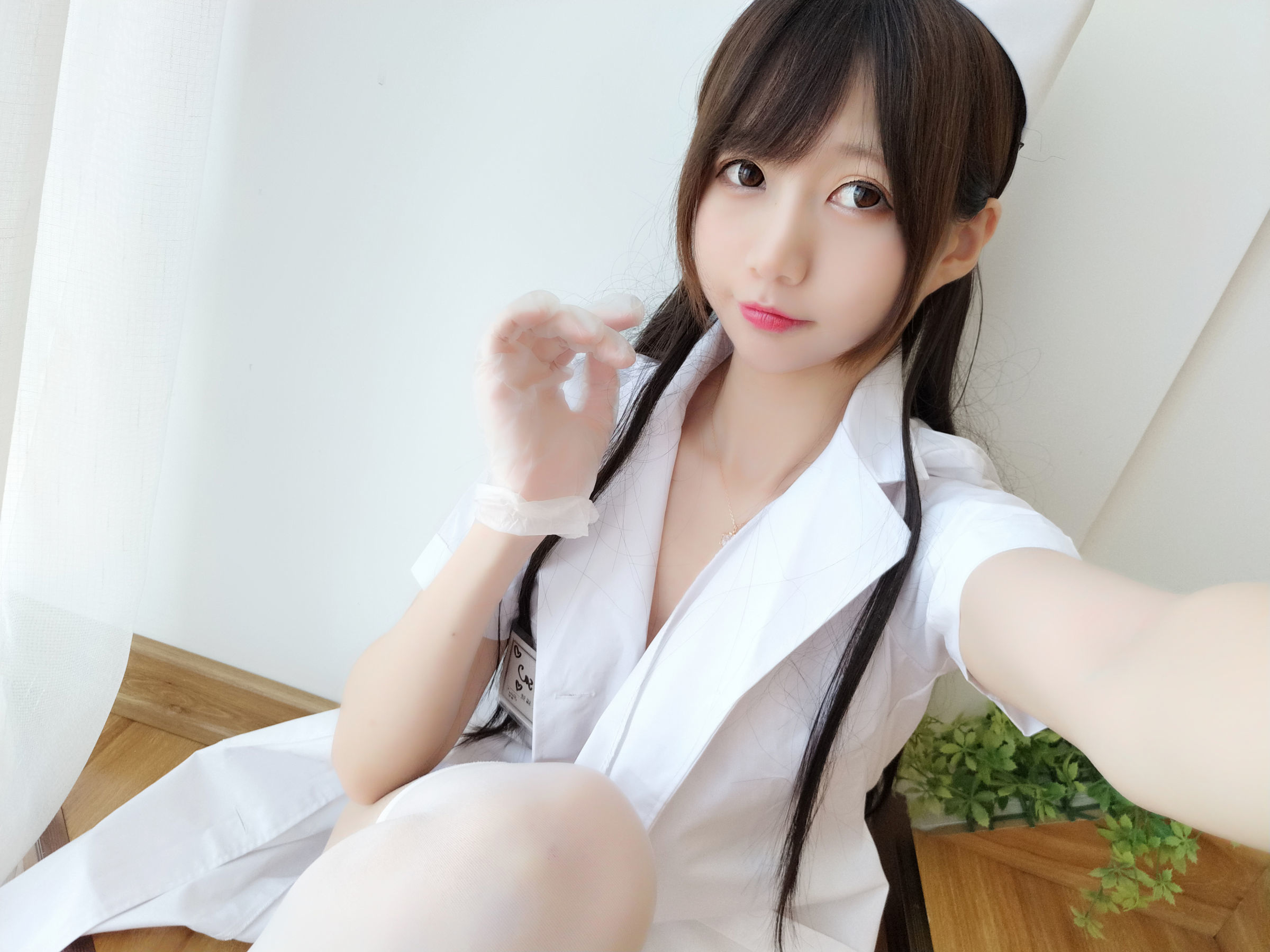 [萝莉COS] NAGISA魔物喵 自摄系列 No.002 白丝护士
