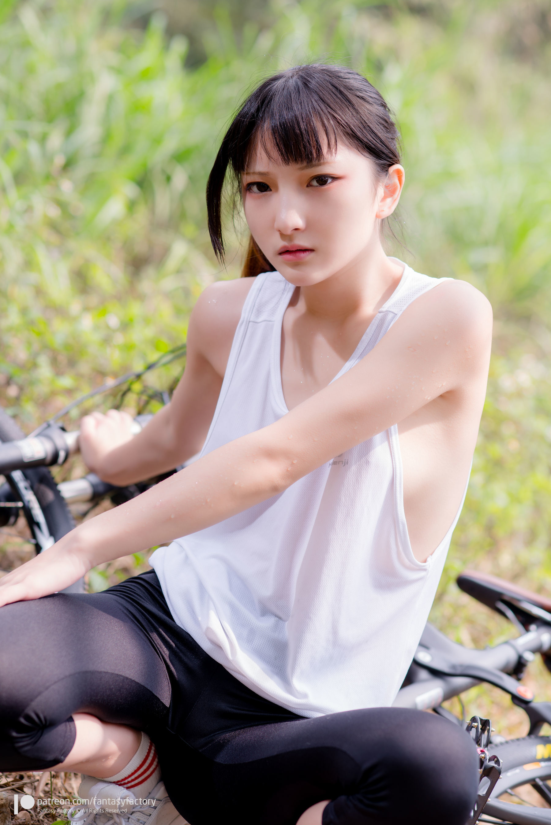 [Fantasy Factory] 小丁Cosplay - 单车少女 黑胶 情趣网衫