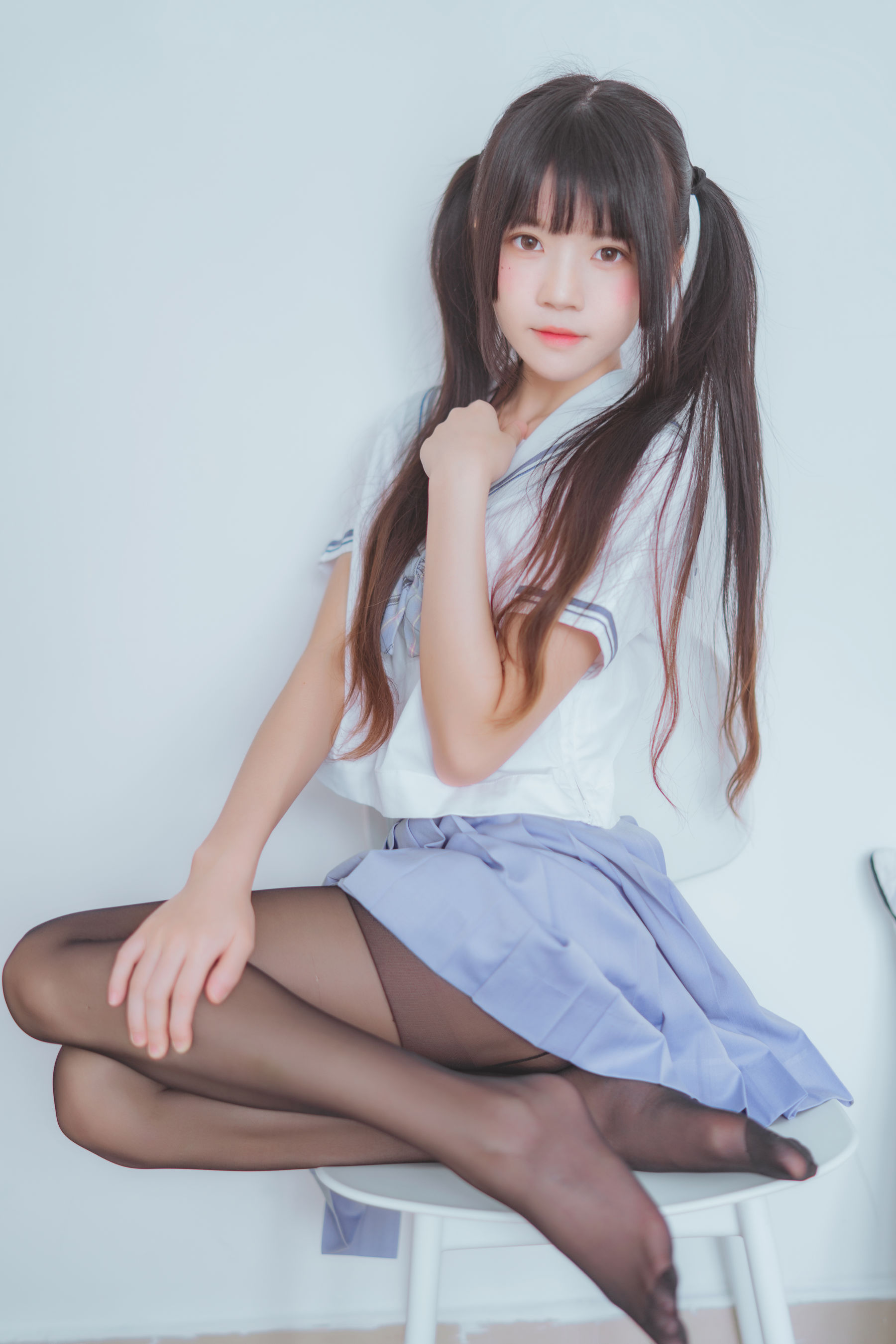 [萝莉COS] 桜桃喵 - 校服黑丝