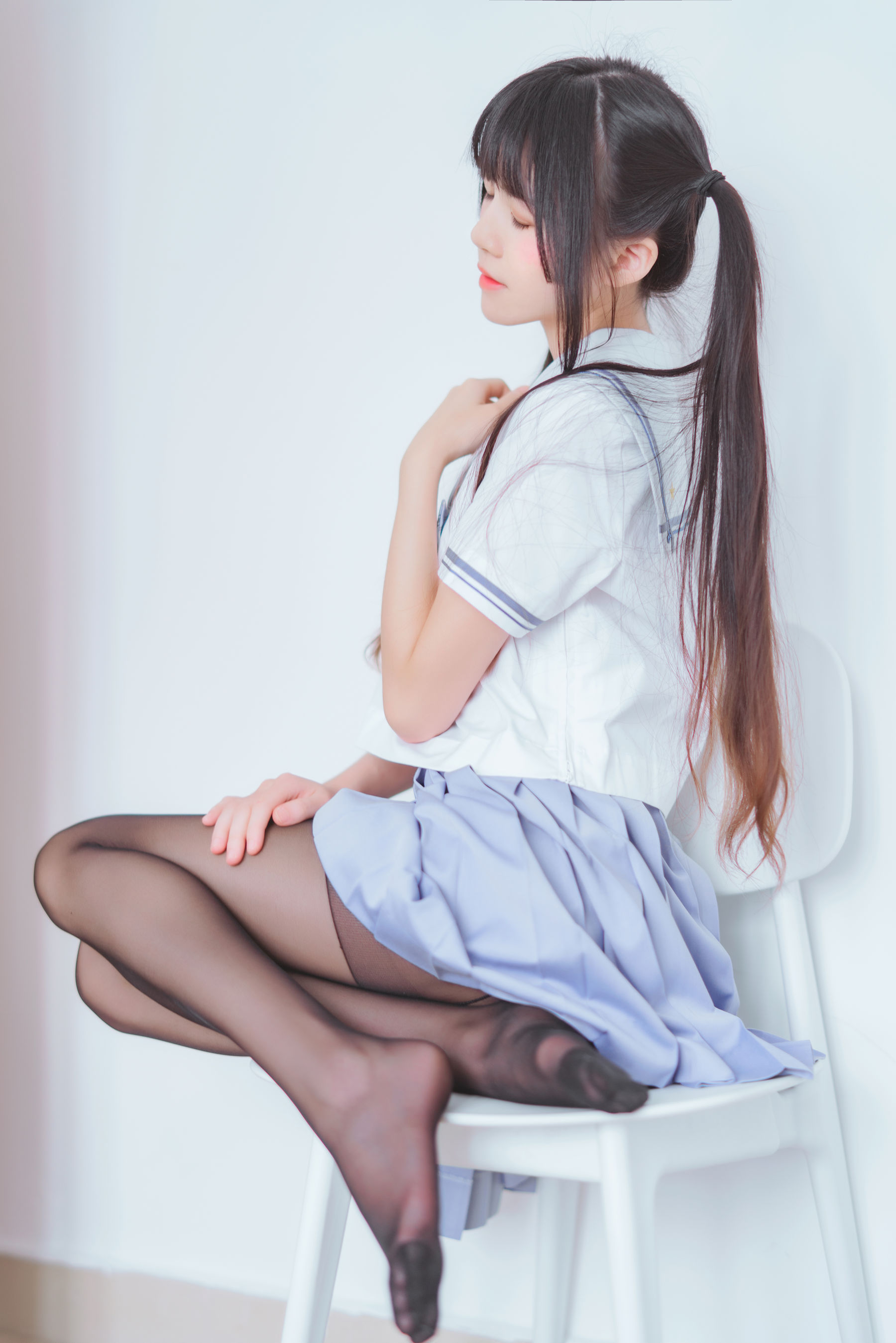 [萝莉COS] 桜桃喵 - 校服黑丝