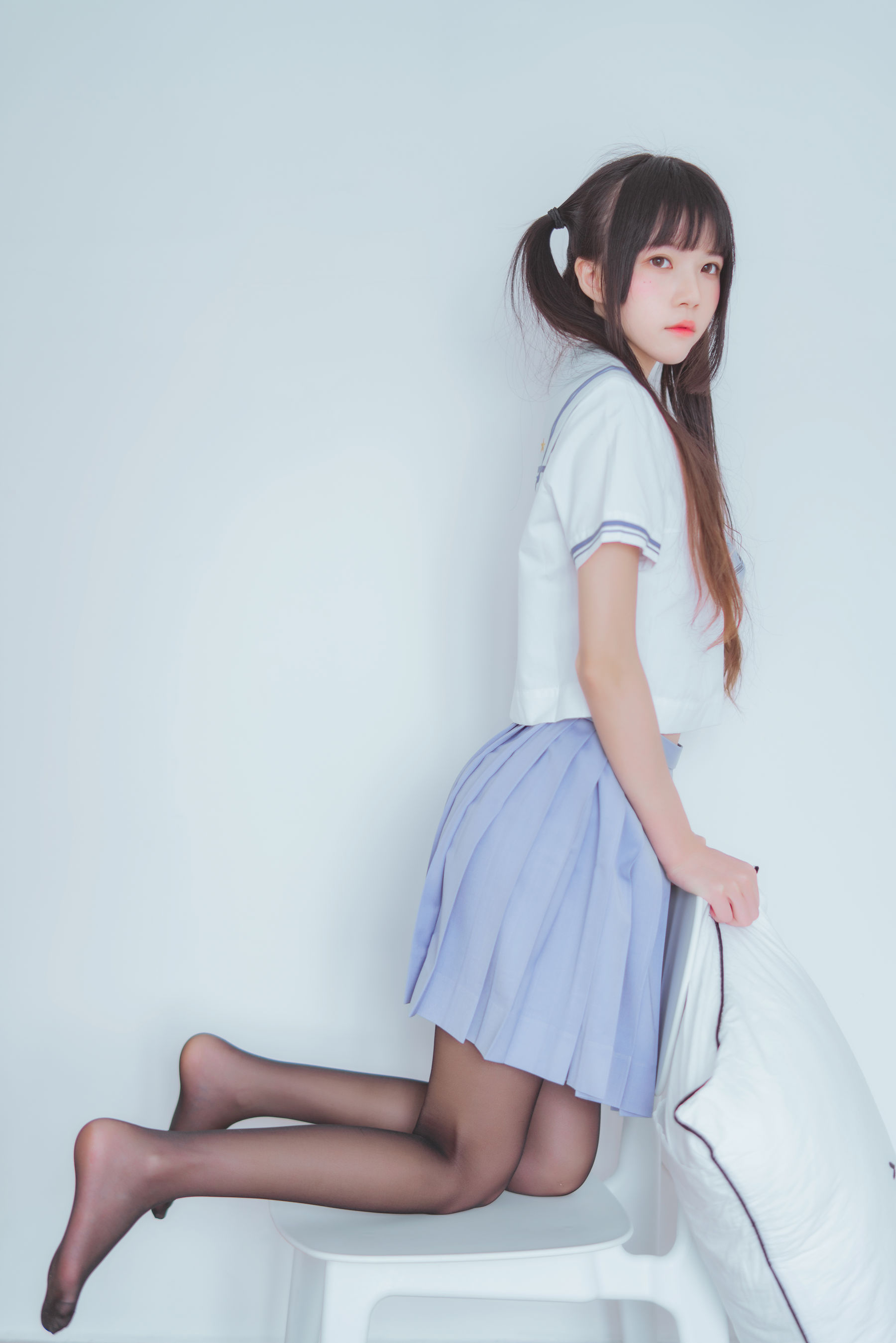 [萝莉COS] 桜桃喵 - 校服黑丝