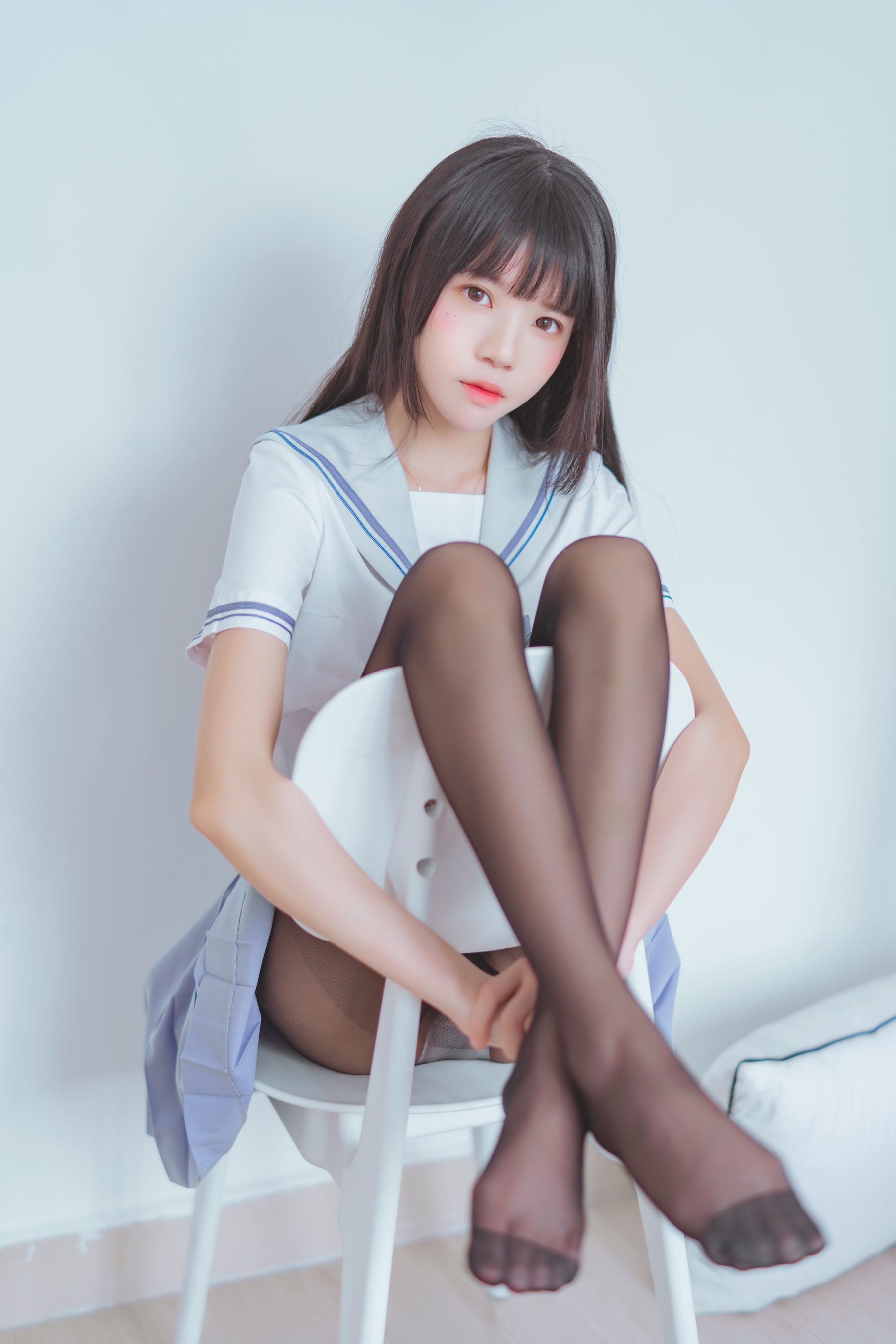 [萝莉COS] 桜桃喵 - 校服黑丝