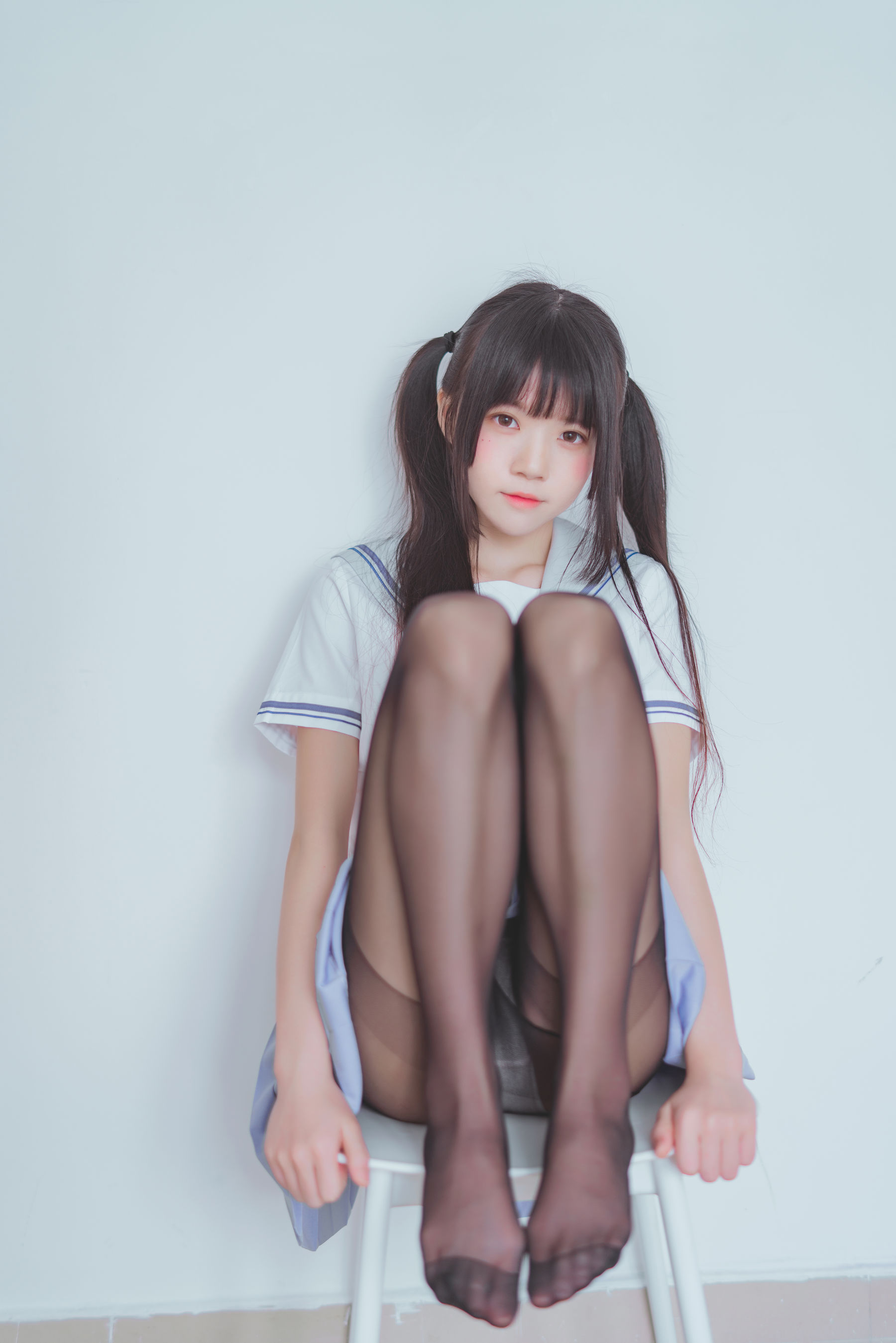 [萝莉COS] 桜桃喵 - 校服黑丝