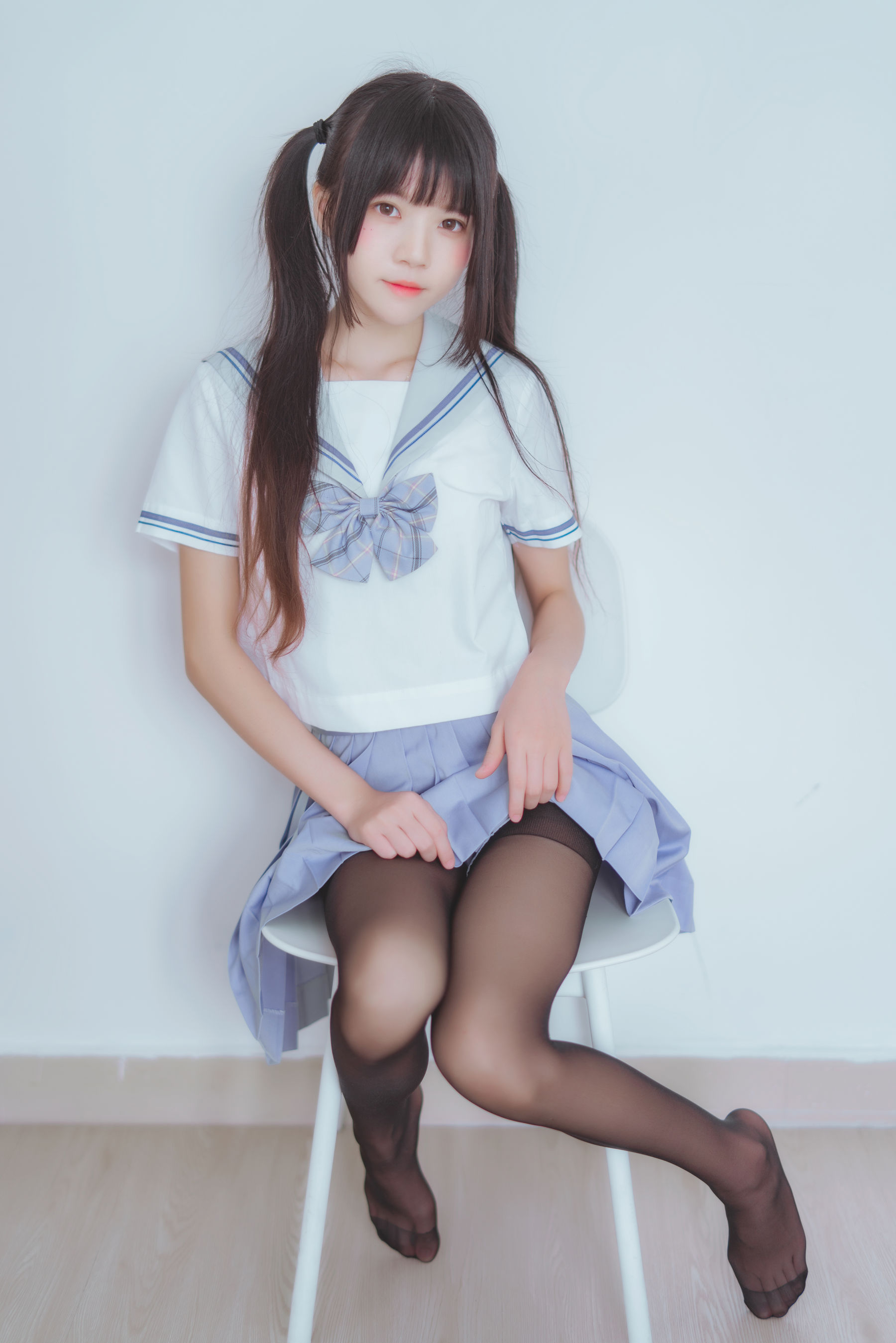 [萝莉COS] 桜桃喵 - 校服黑丝