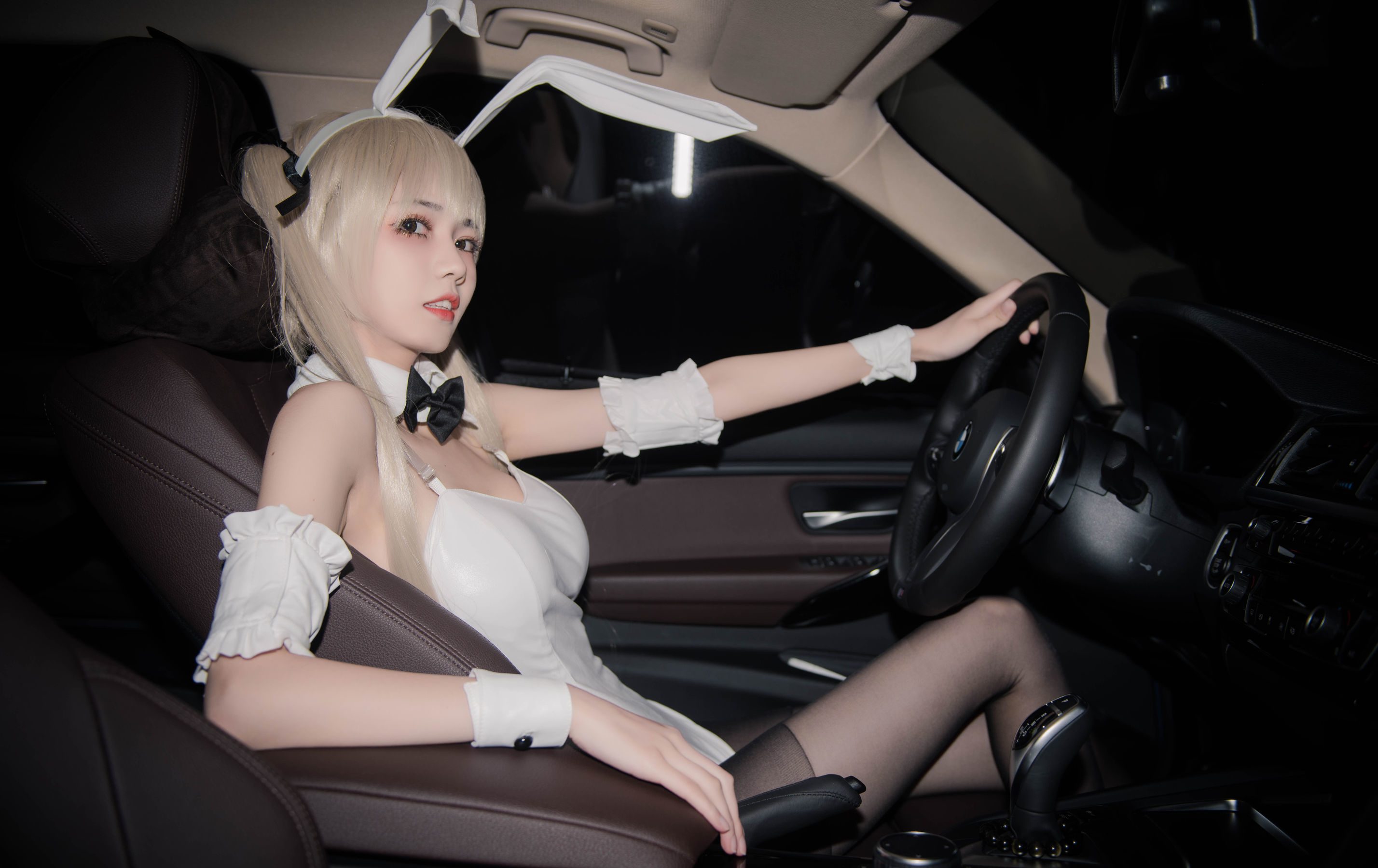 [萝莉COS] 小妖精你的负卿 - 穹妹兔女郎