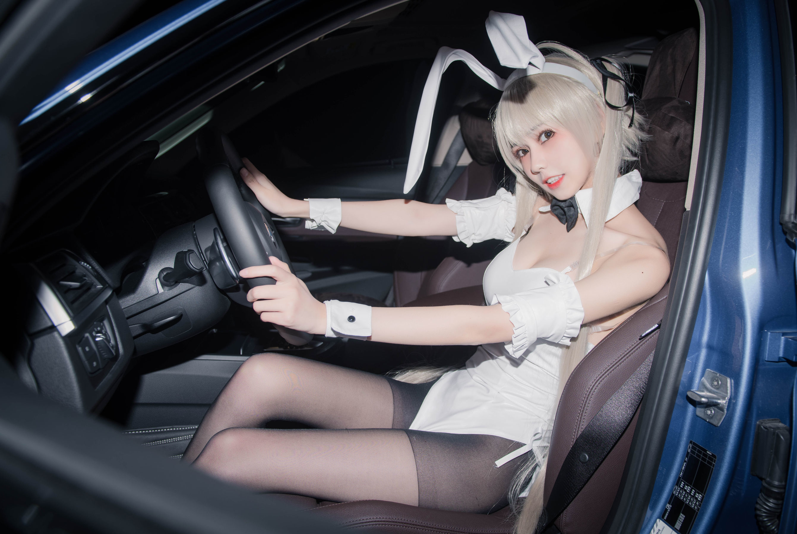 [萝莉COS] 小妖精你的负卿 - 穹妹兔女郎