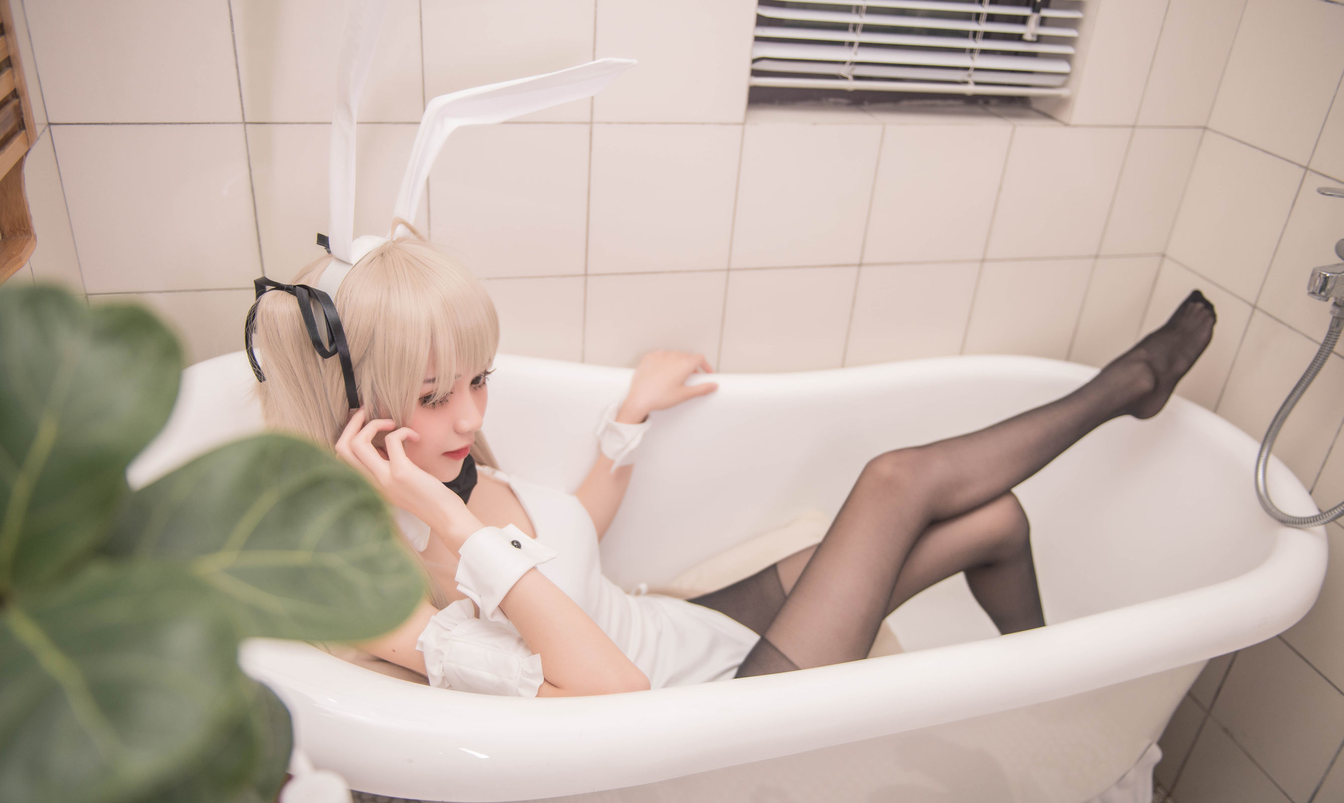 [萝莉COS] 小妖精你的负卿 - 穹妹兔女郎