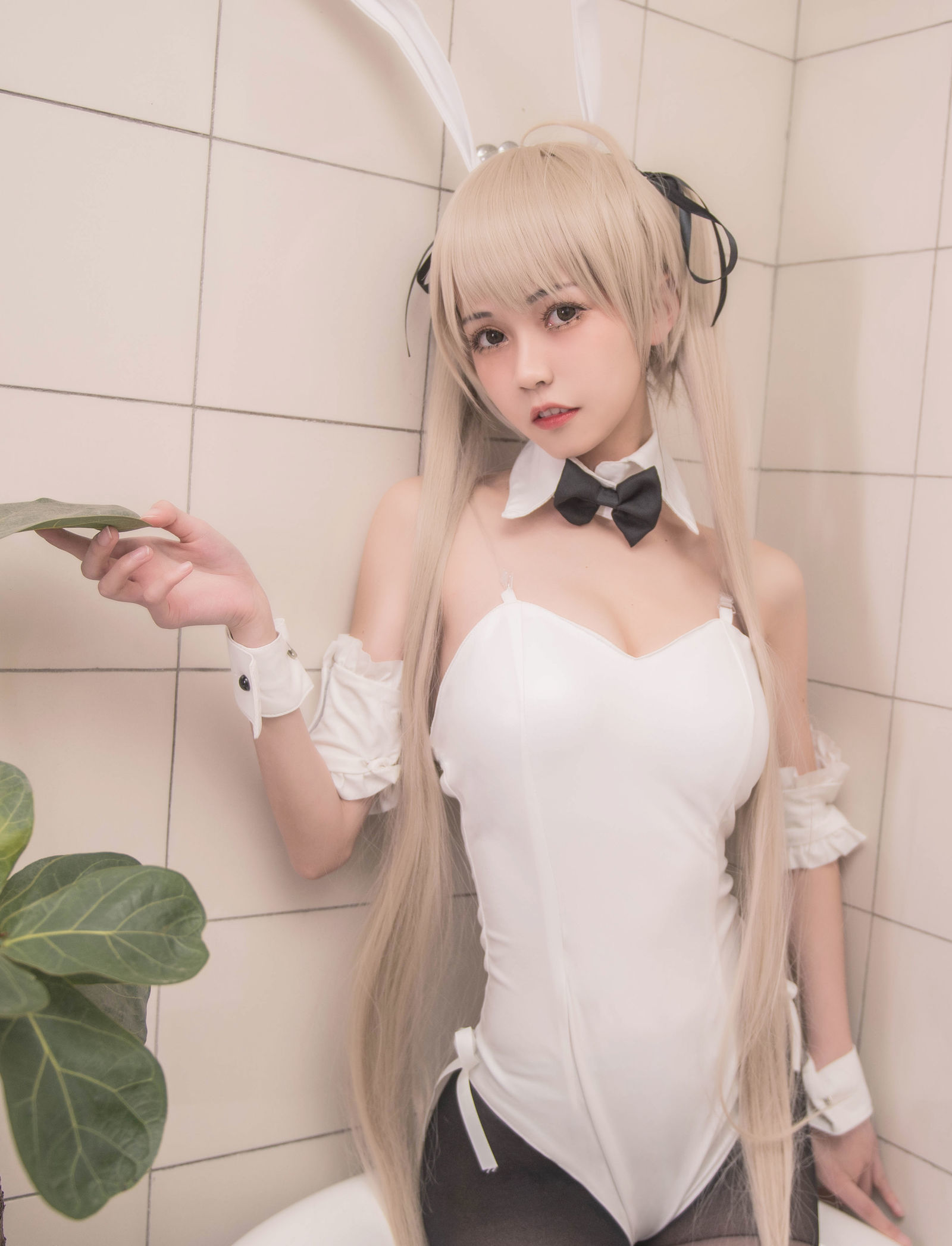 [萝莉COS] 小妖精你的负卿 - 穹妹兔女郎
