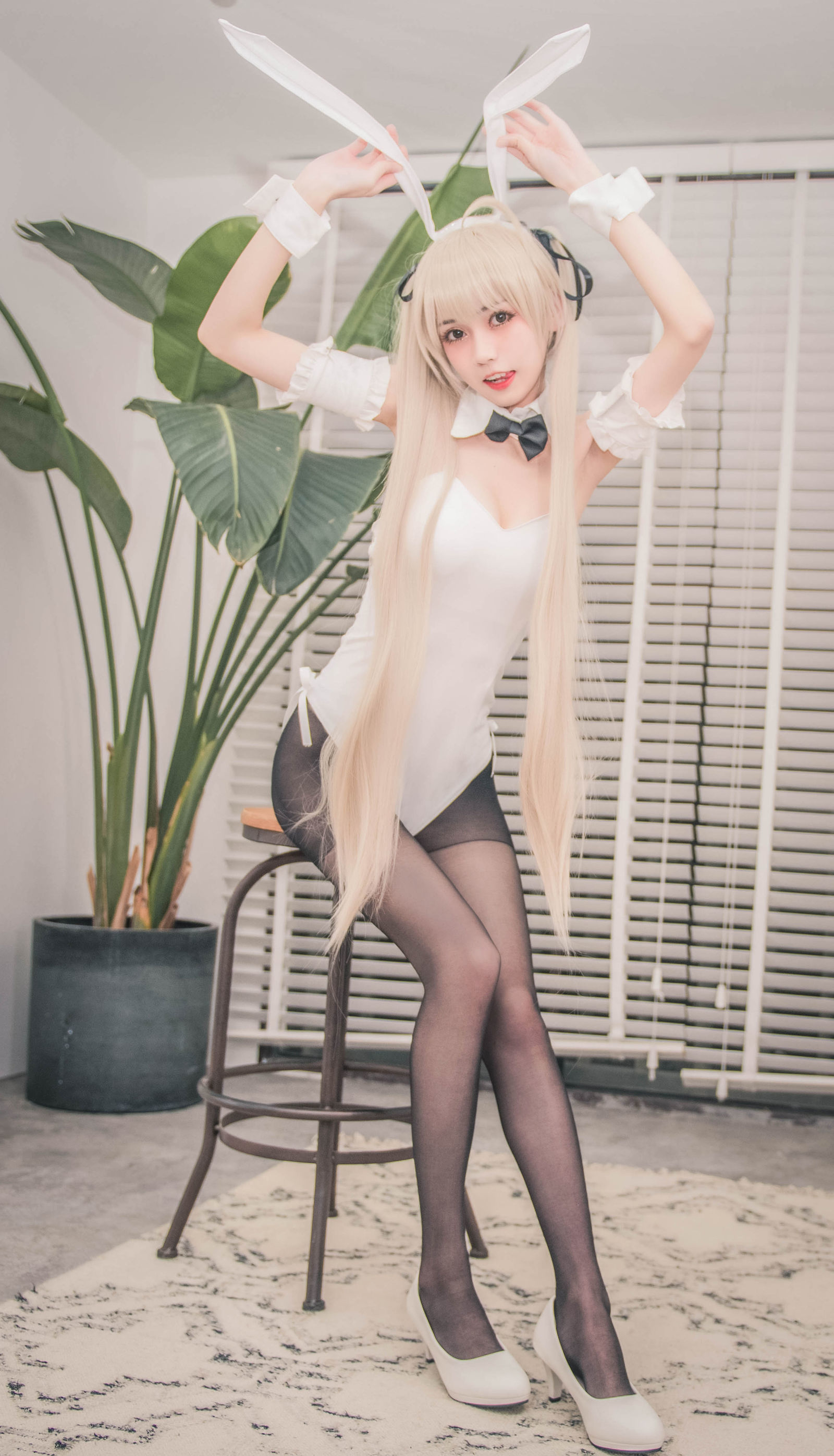 [萝莉COS] 小妖精你的负卿 - 穹妹兔女郎