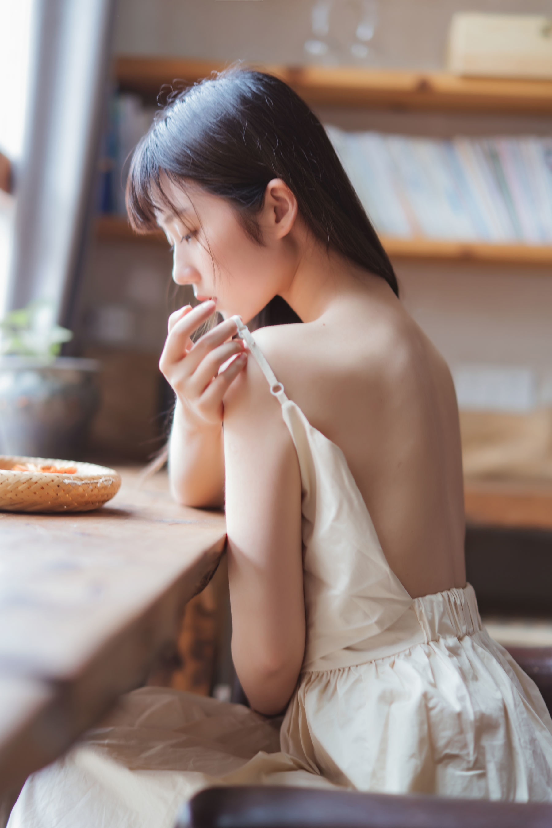 [萝莉COS] 微博福利姬镜酱 - 空镜