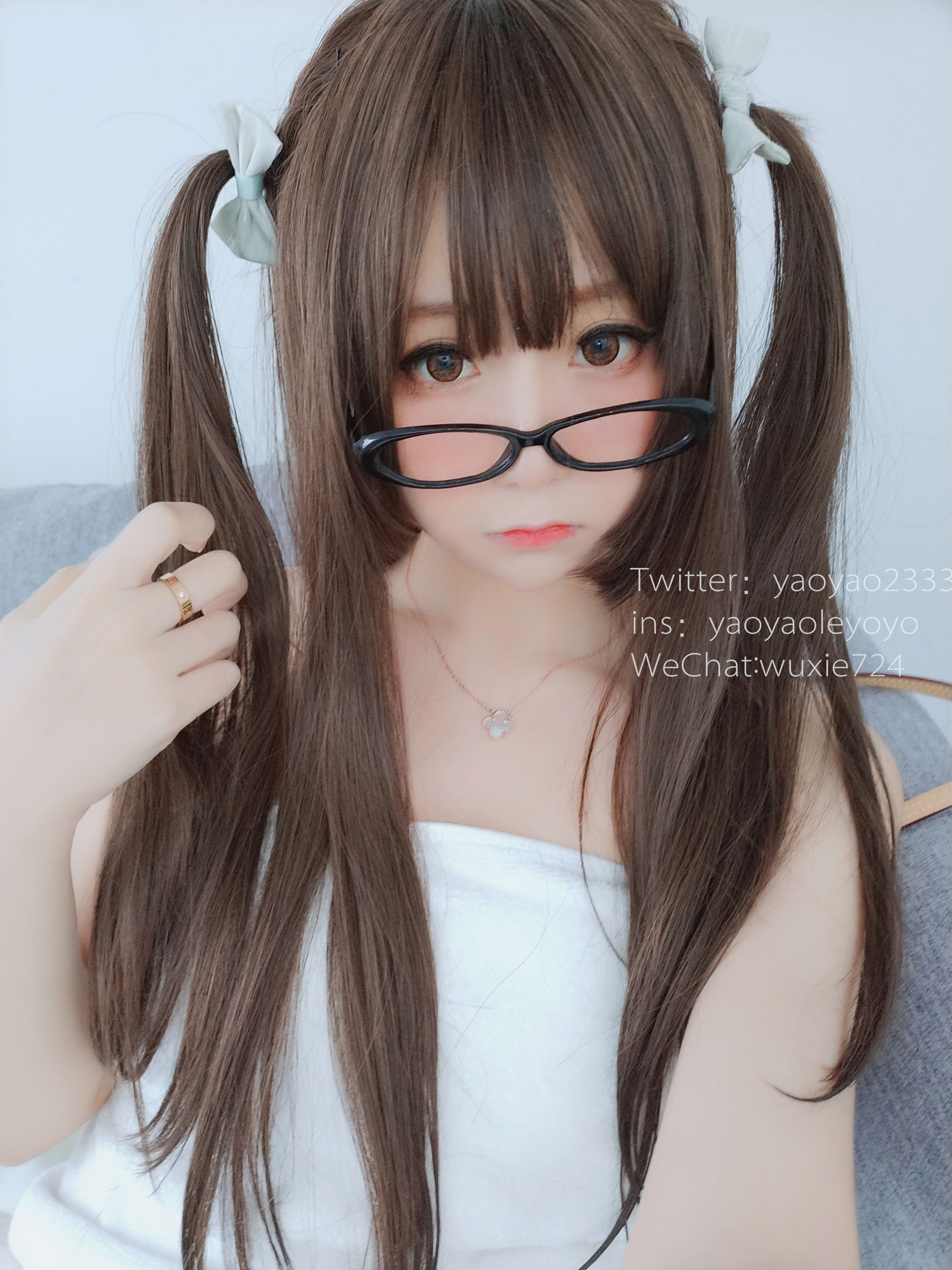 [萝莉COS] 摇摇乐yoyo - 浴巾风情
