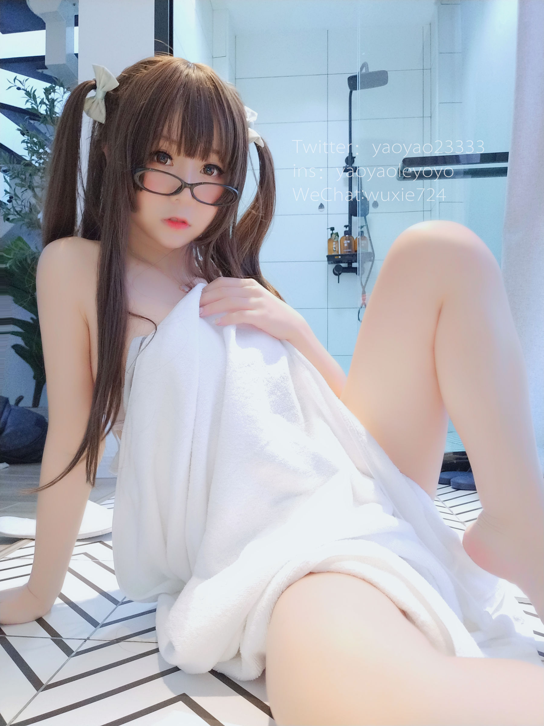 [萝莉COS] 摇摇乐yoyo - 浴巾风情