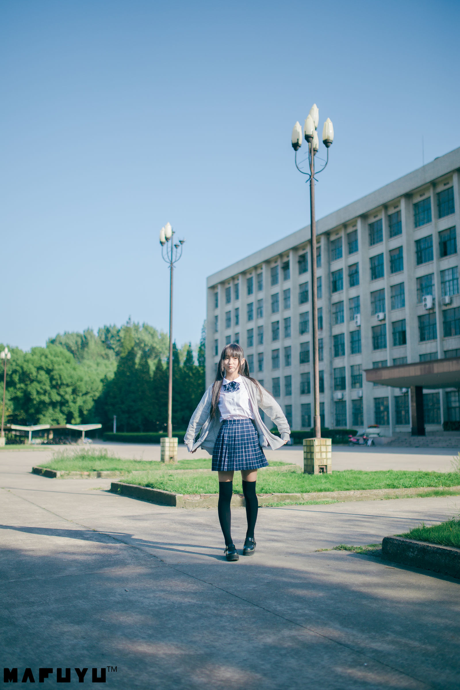 [萝莉COS] 神楽板真冬 阳光校服系列套图