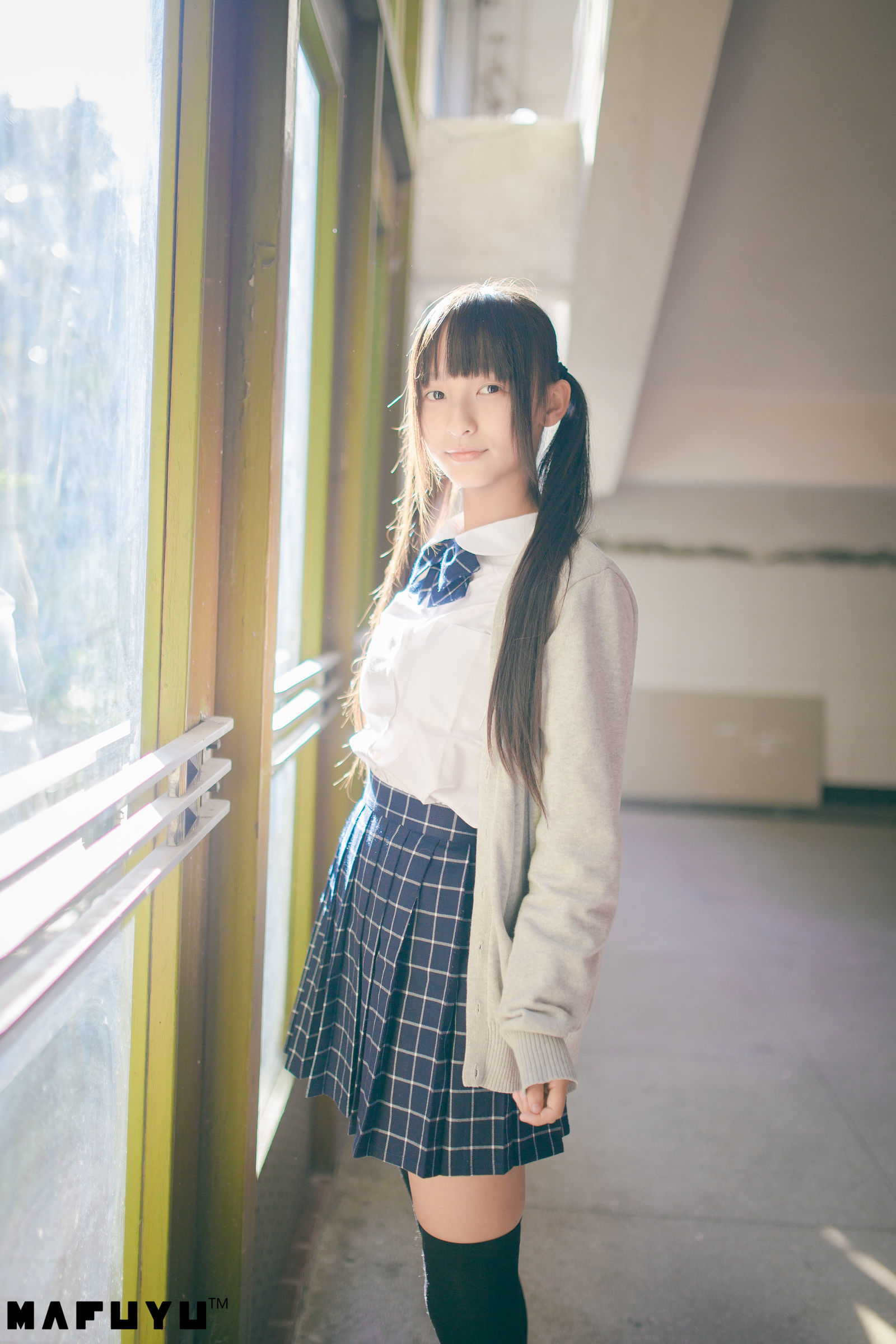 [萝莉COS] 神楽板真冬 阳光校服系列套图