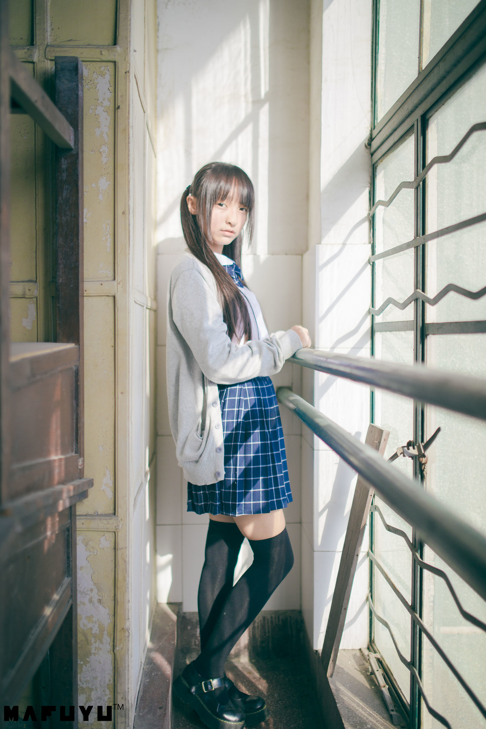 [萝莉COS] 神楽板真冬 阳光校服系列套图