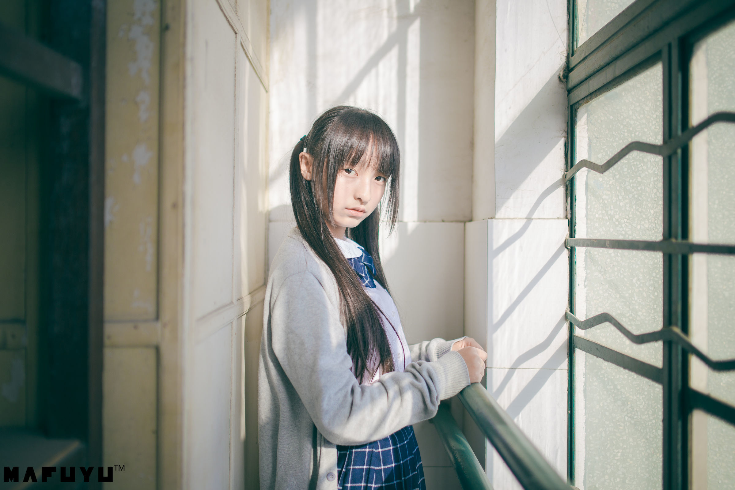 [萝莉COS] 神楽板真冬 阳光校服系列套图