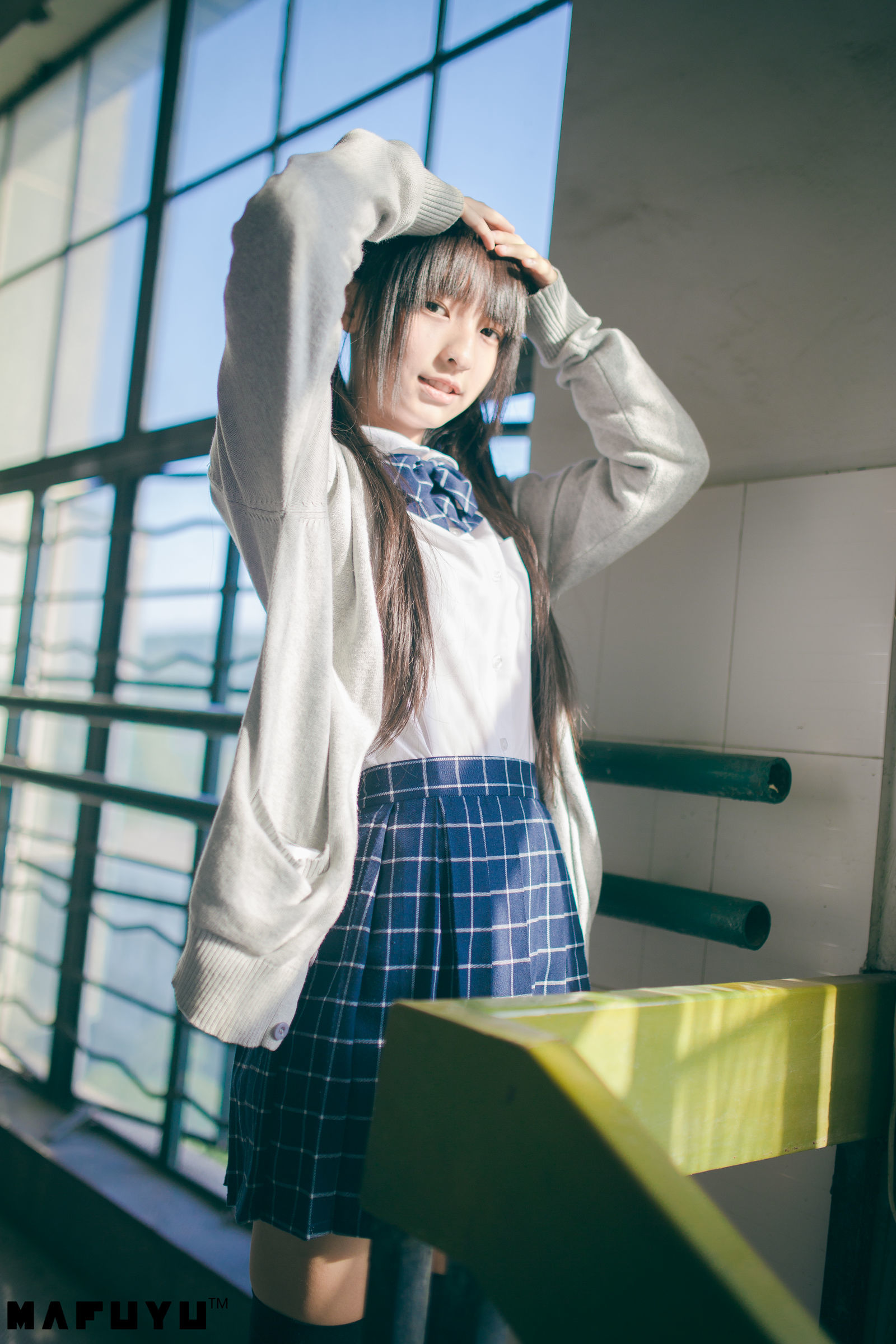 [萝莉COS] 神楽板真冬 阳光校服系列套图