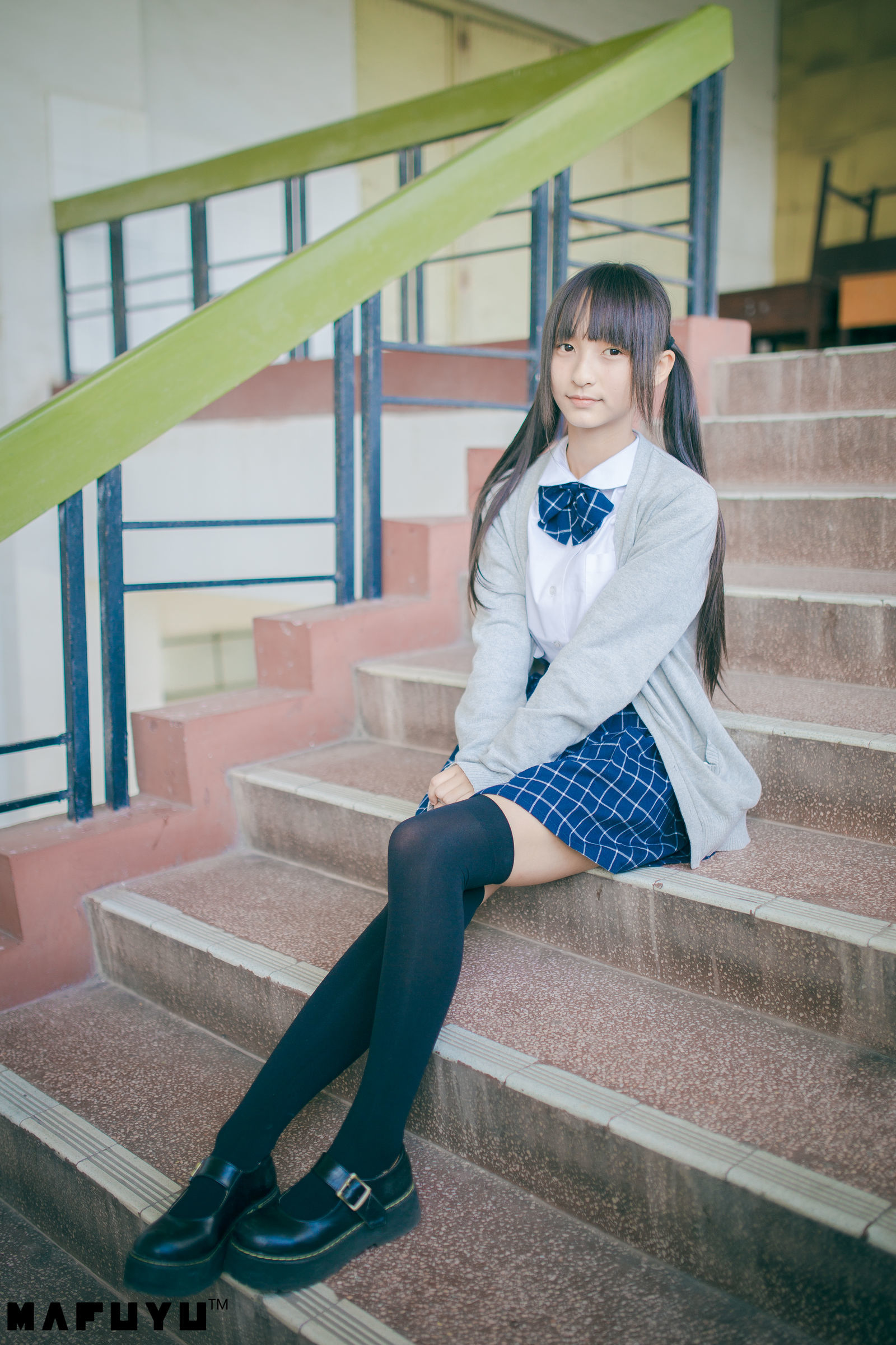 [萝莉COS] 神楽板真冬 阳光校服系列套图