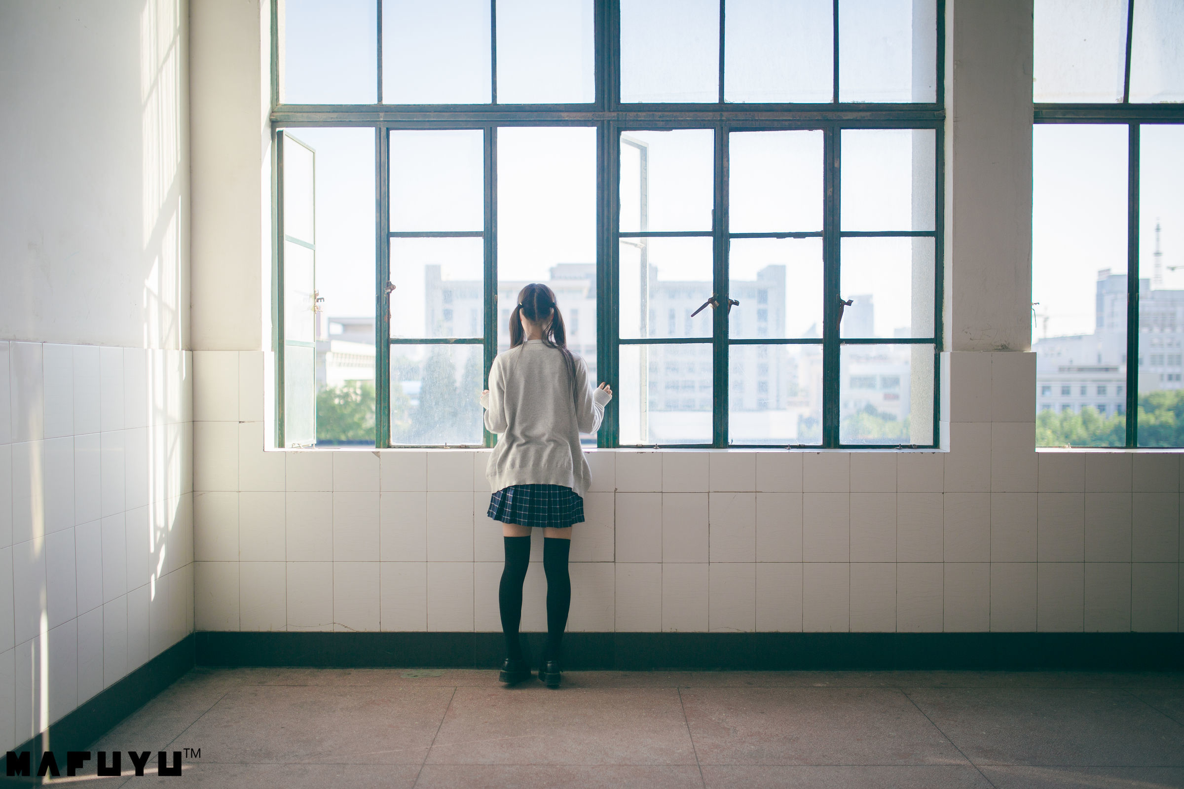 [萝莉COS] 神楽板真冬 阳光校服系列套图