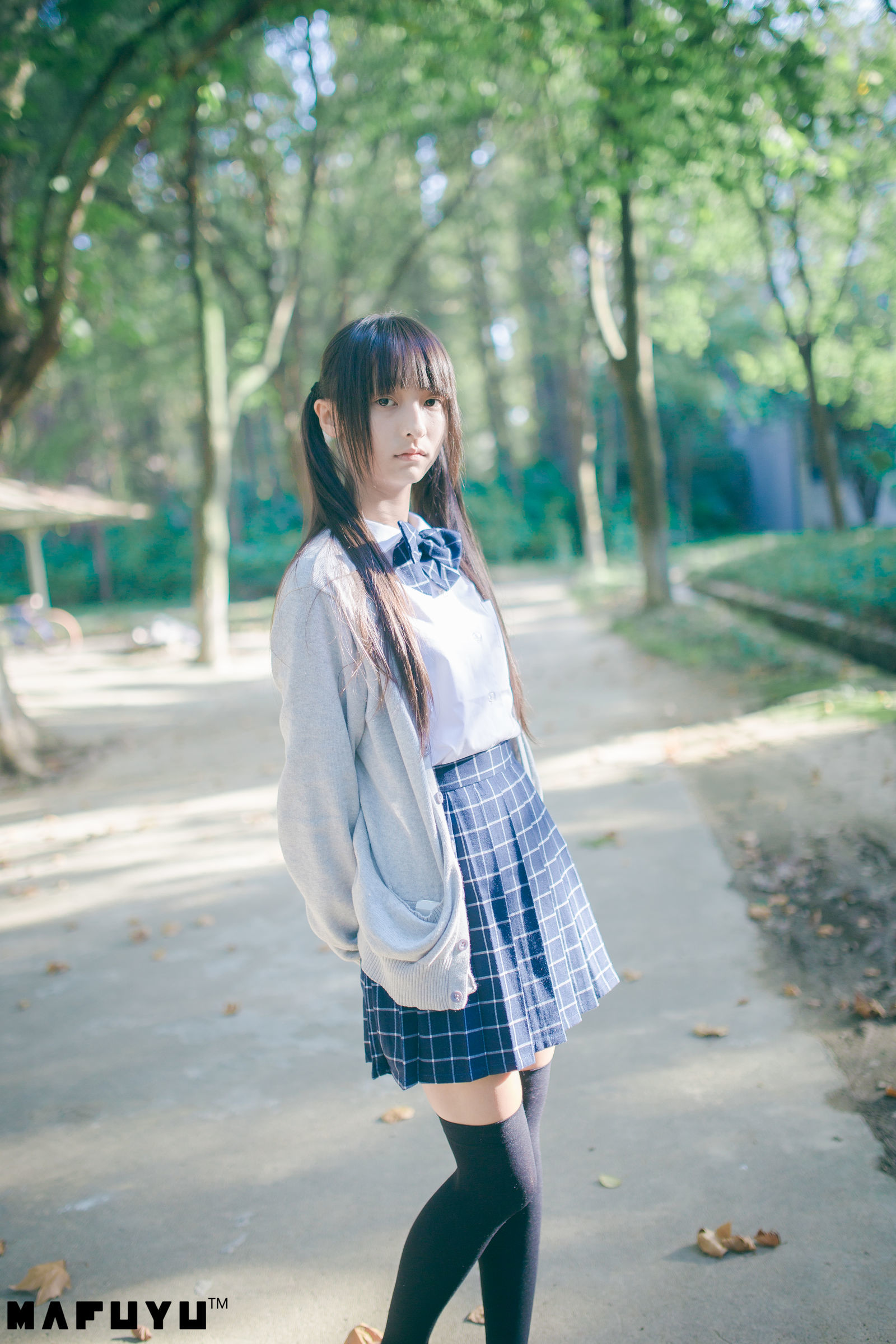 [萝莉COS] 神楽板真冬 阳光校服系列套图