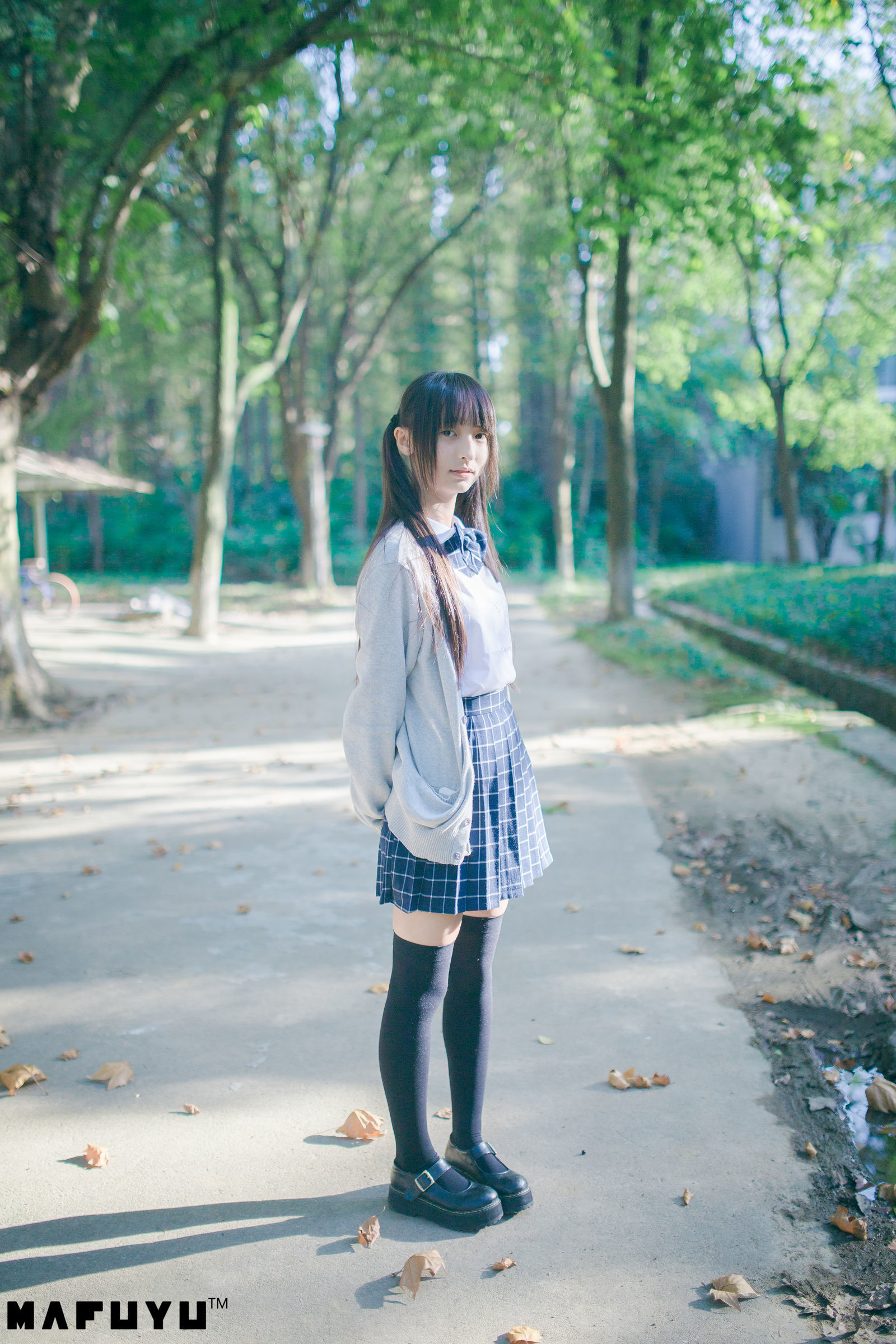 [萝莉COS] 神楽板真冬 阳光校服系列套图