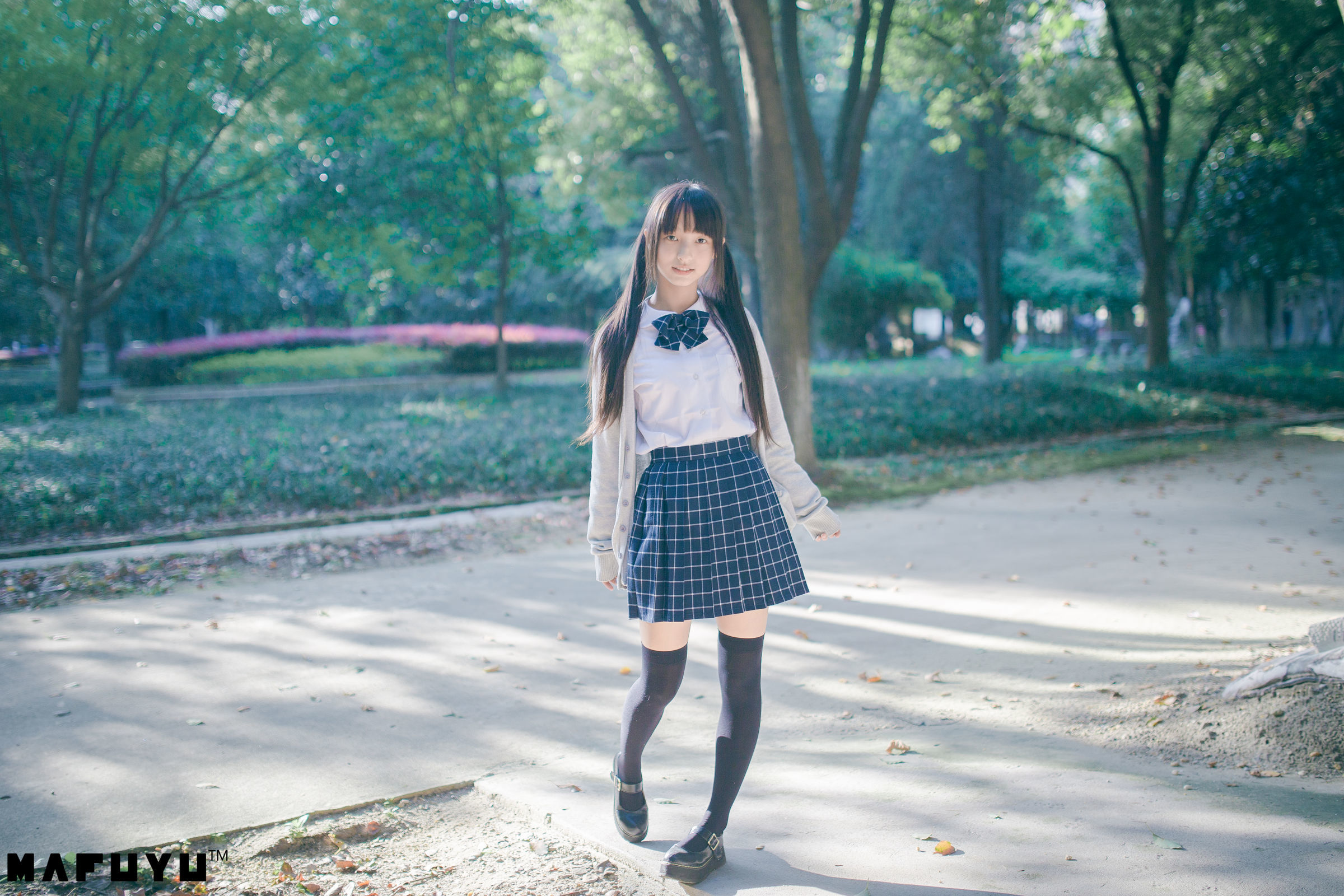 [萝莉COS] 神楽板真冬 阳光校服系列套图