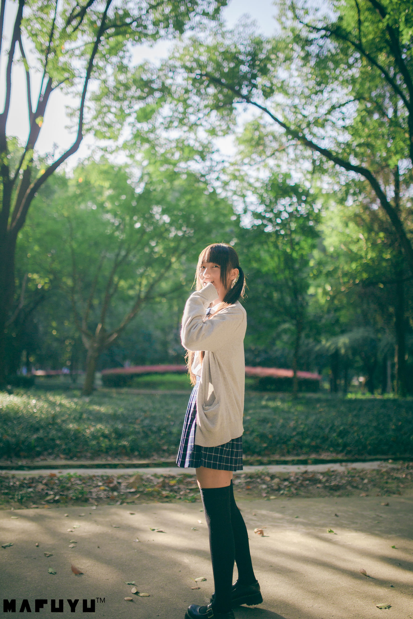 [萝莉COS] 神楽板真冬 阳光校服系列套图