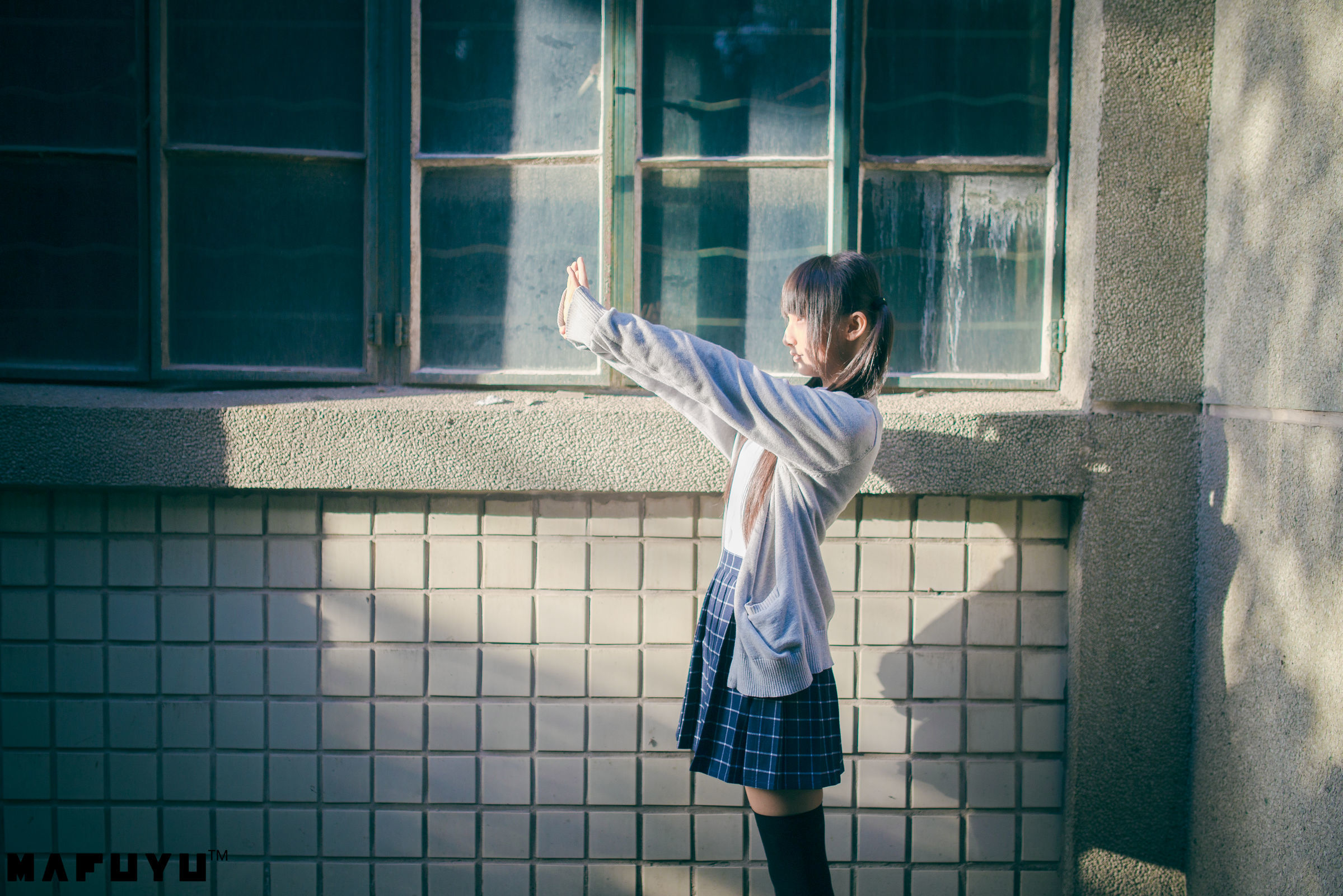 [萝莉COS] 神楽板真冬 阳光校服系列套图