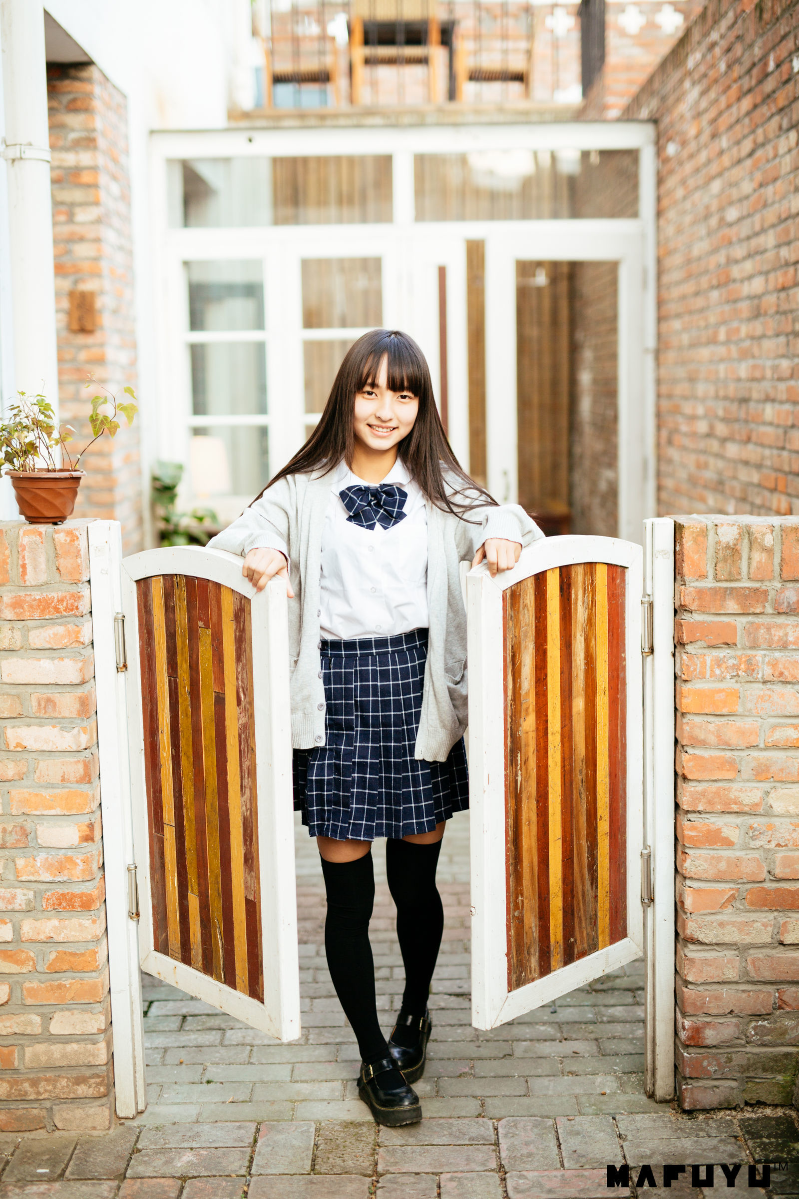 [萝莉COS] 神楽板真冬 JK学生系列套图