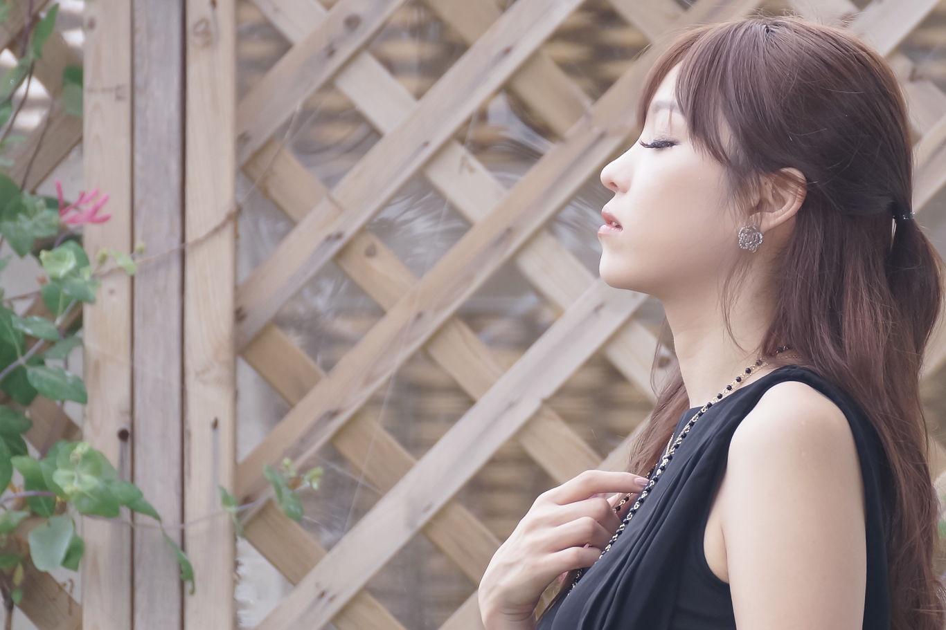 [韩国美女] 李恩慧 - 黑色优雅长裙外拍