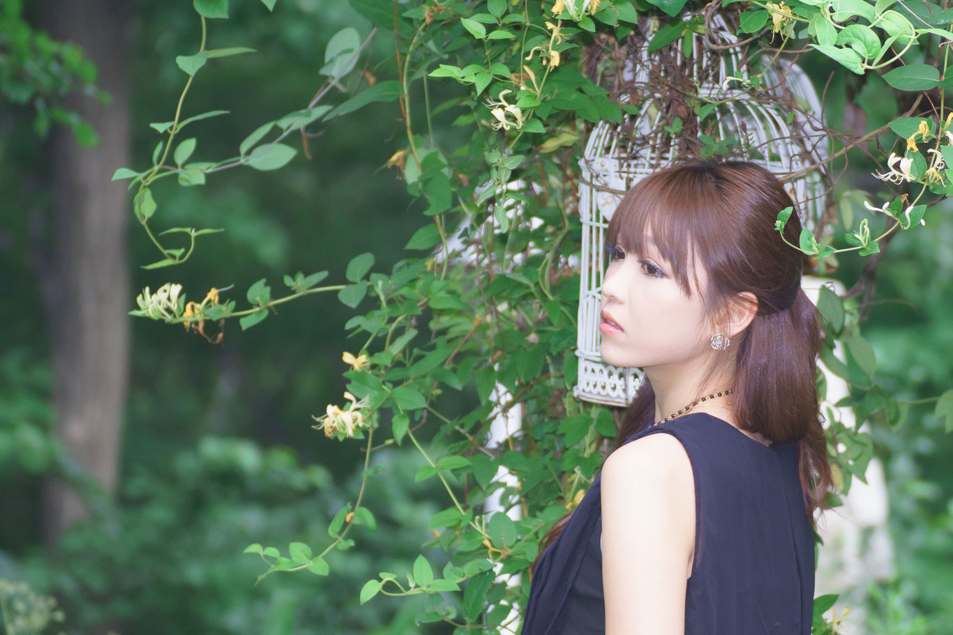 [韩国美女] 李恩慧 - 黑色优雅长裙外拍